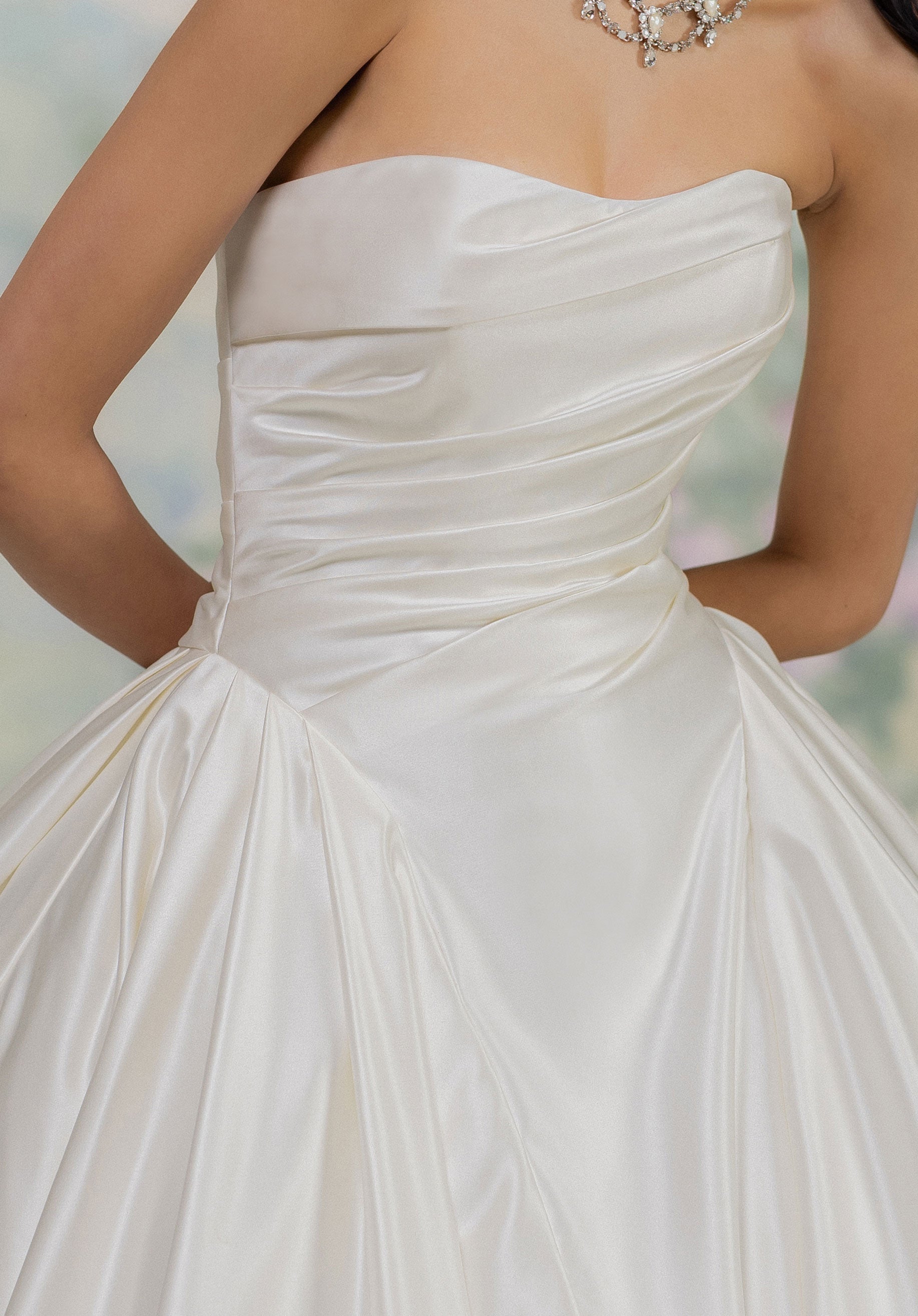 morilee-tinsley-brautkleid-satin-mit-drapierung image 2