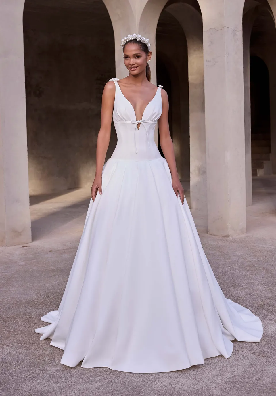 morilee-remmy-satin-brautkleid-a-linie-deep-v-mit-schleifen image 1