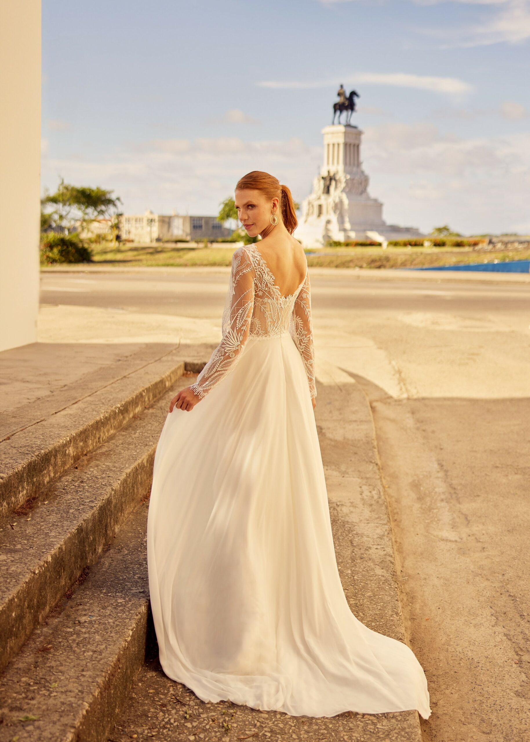 gbs-herve-paris-bridal-leaf-brautkleid-libre-collection-festliche-komplettgarder image 8