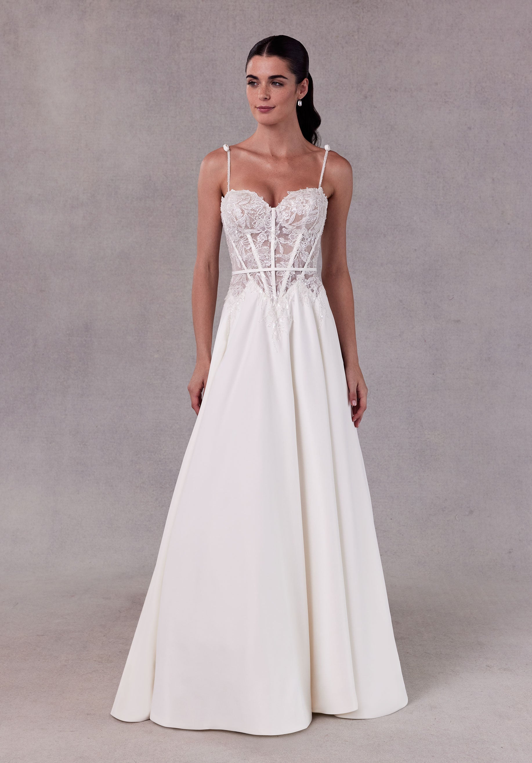 morilee-stella-brautkleid-a-linie-mit-chantilly-spitze-und-basque-taille image 6