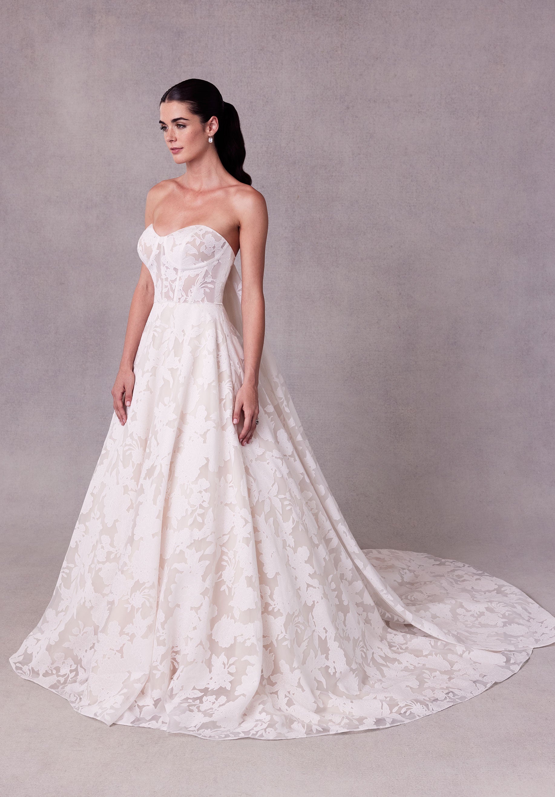 morilee-saige-ballkleid-brautkleid-aus-burnout-organza image 4