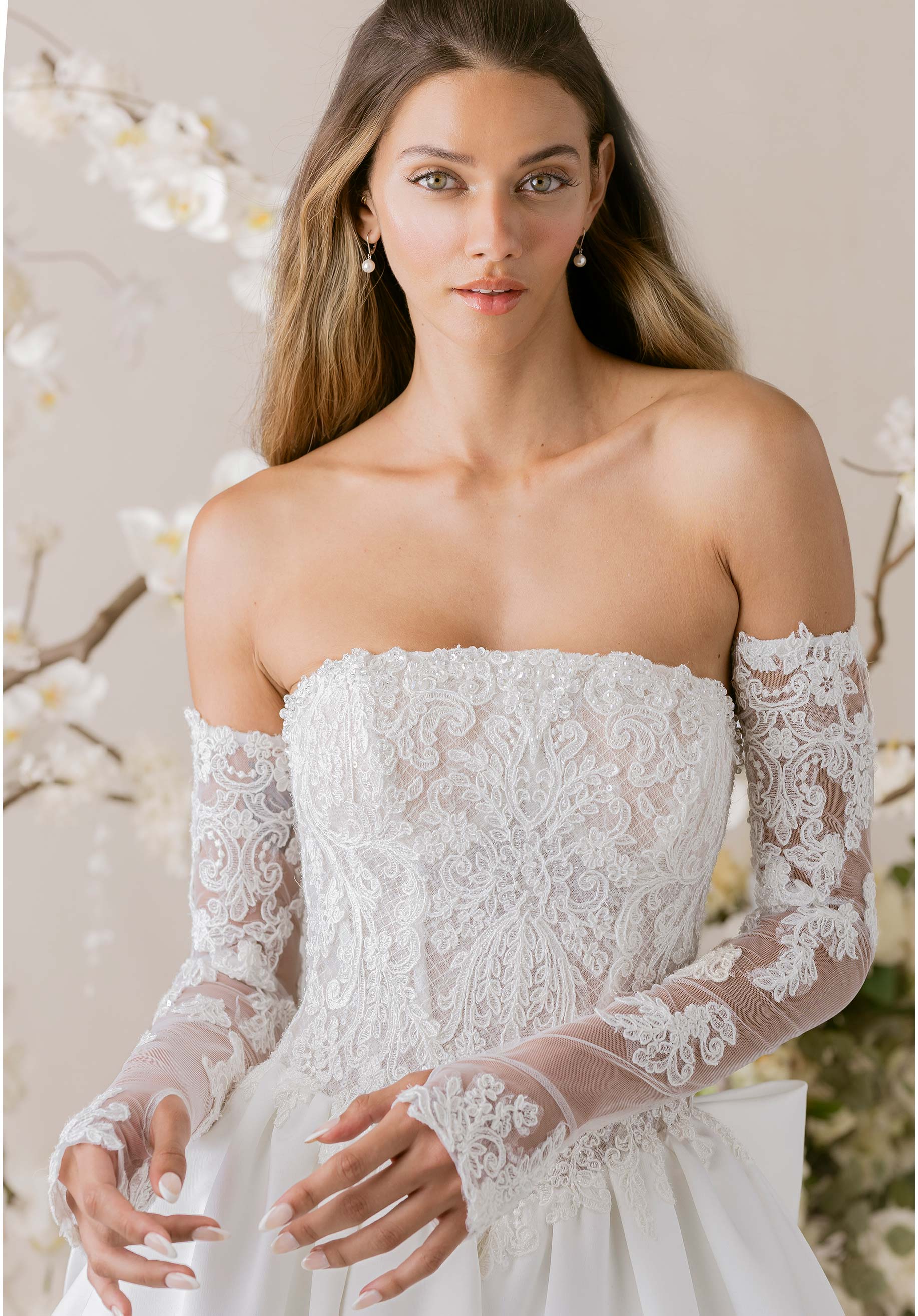morilee-lise-brautkleid-ballkleid-satin-mit-perlen-spitze-und-basque image 2