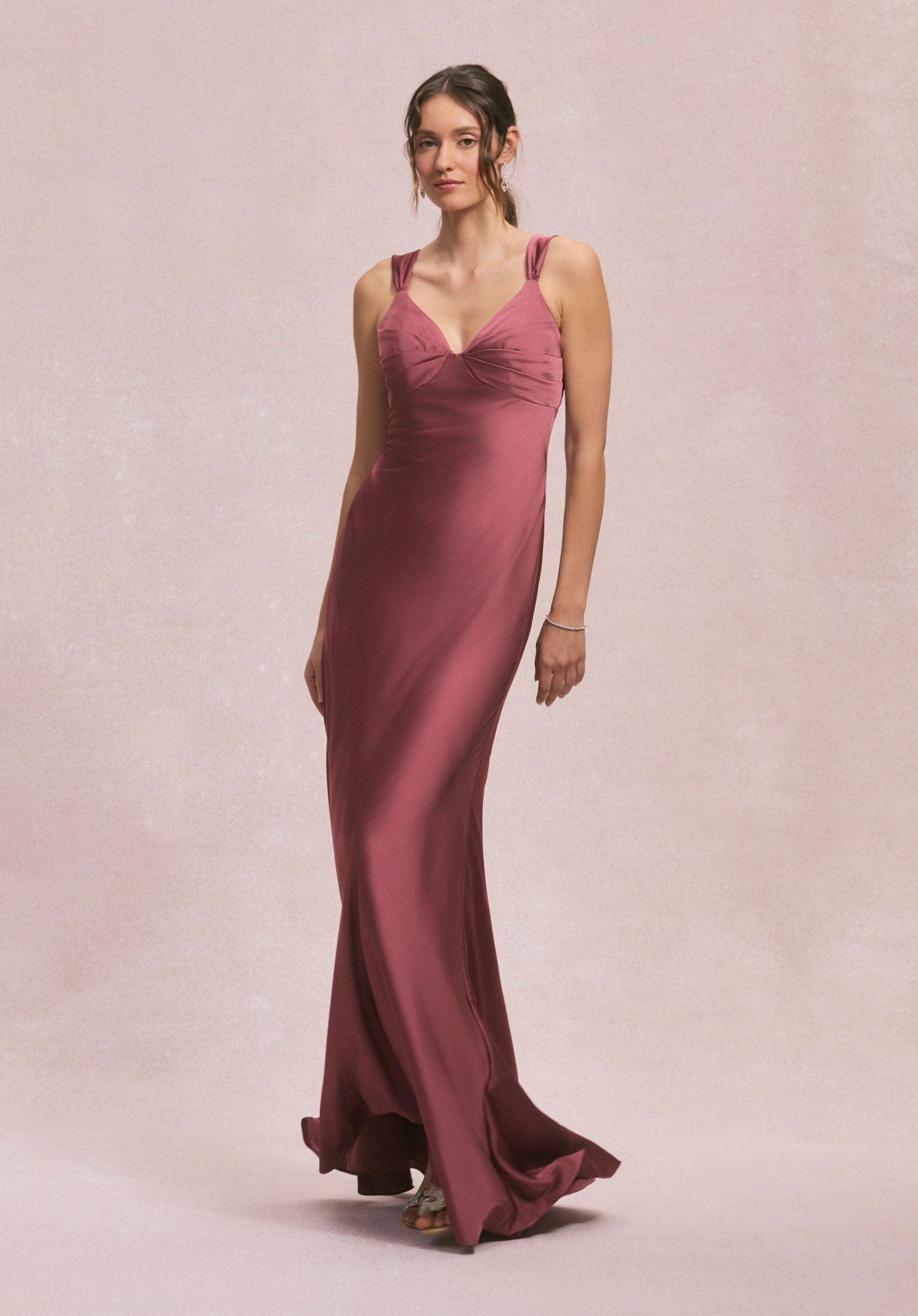 morilee-brautjungfernkleid-drapiertes-empire-v-neck-aus-luxe-satin image 6
