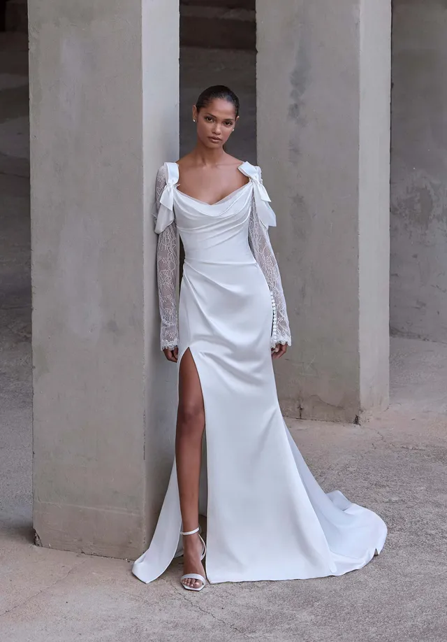 morilee-thena-brautkleid-fit-flare-stretch-satin-mit-cowl-und-schlitz image 1