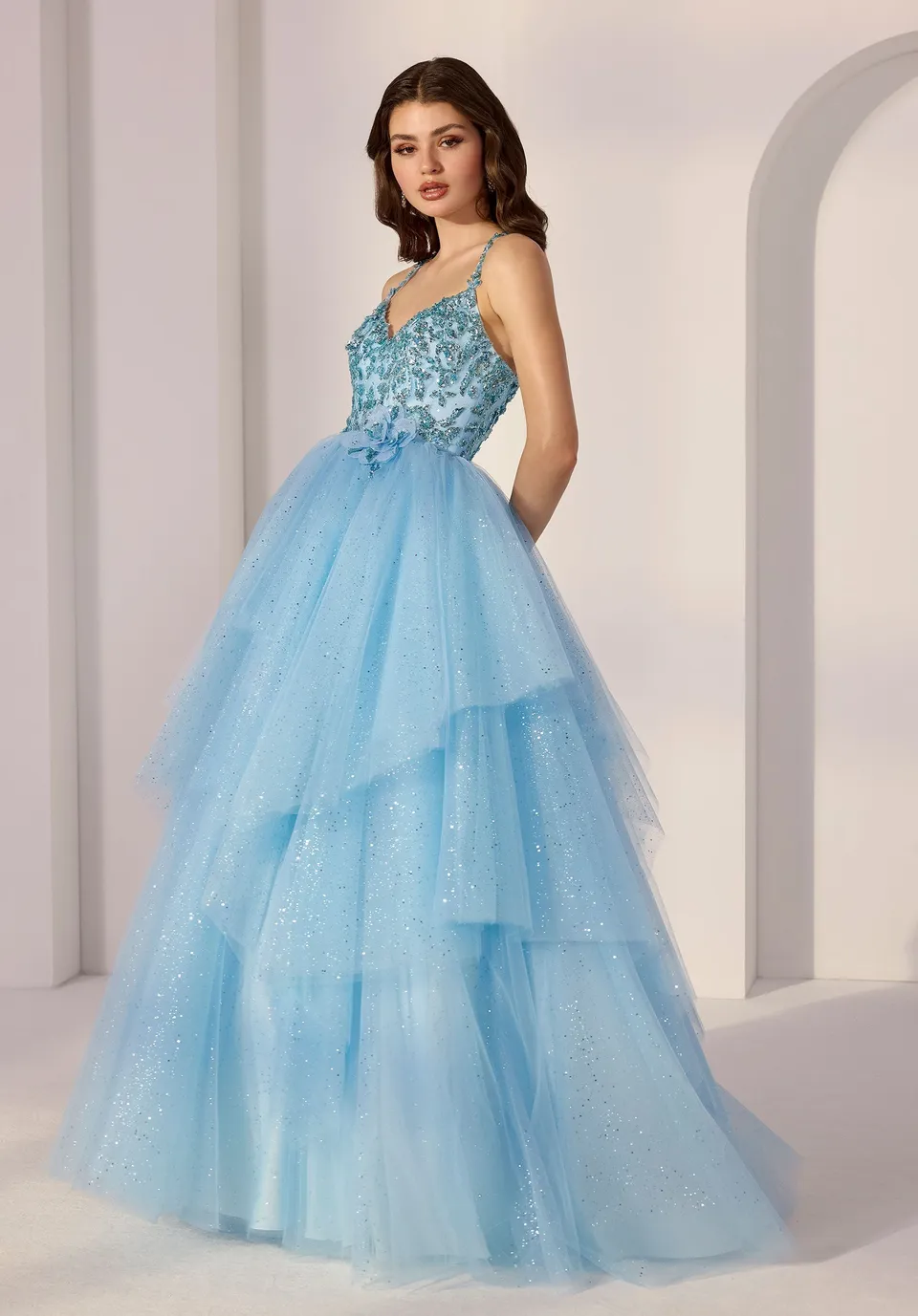 morilee-a-linie-partykleid-perlen-spitzenoberteil-mit-glitzer-t-ll-handkerchief- image 1