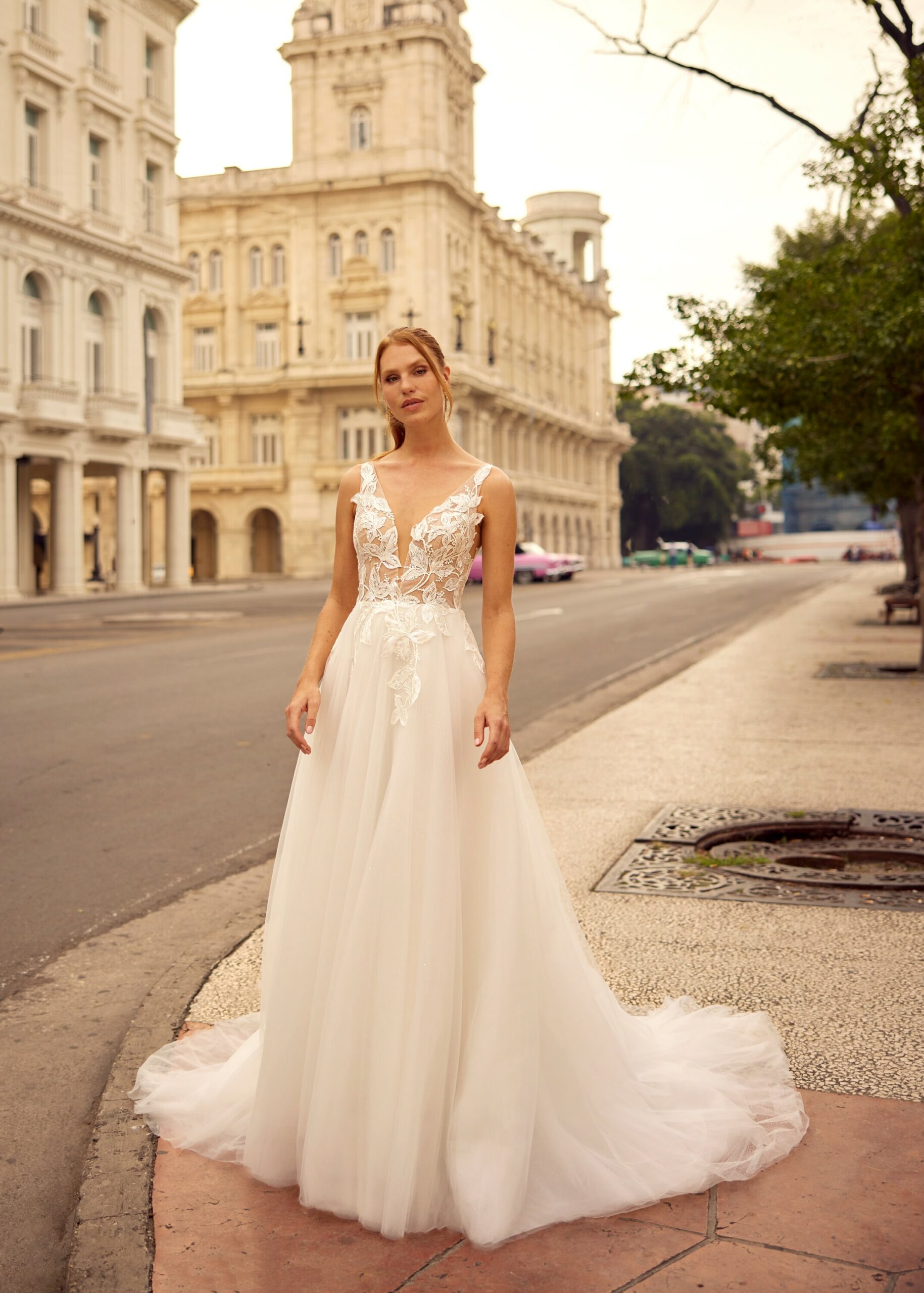 gbs-herve-paris-bridal-lotus-brautkleid-libre-collection image 1