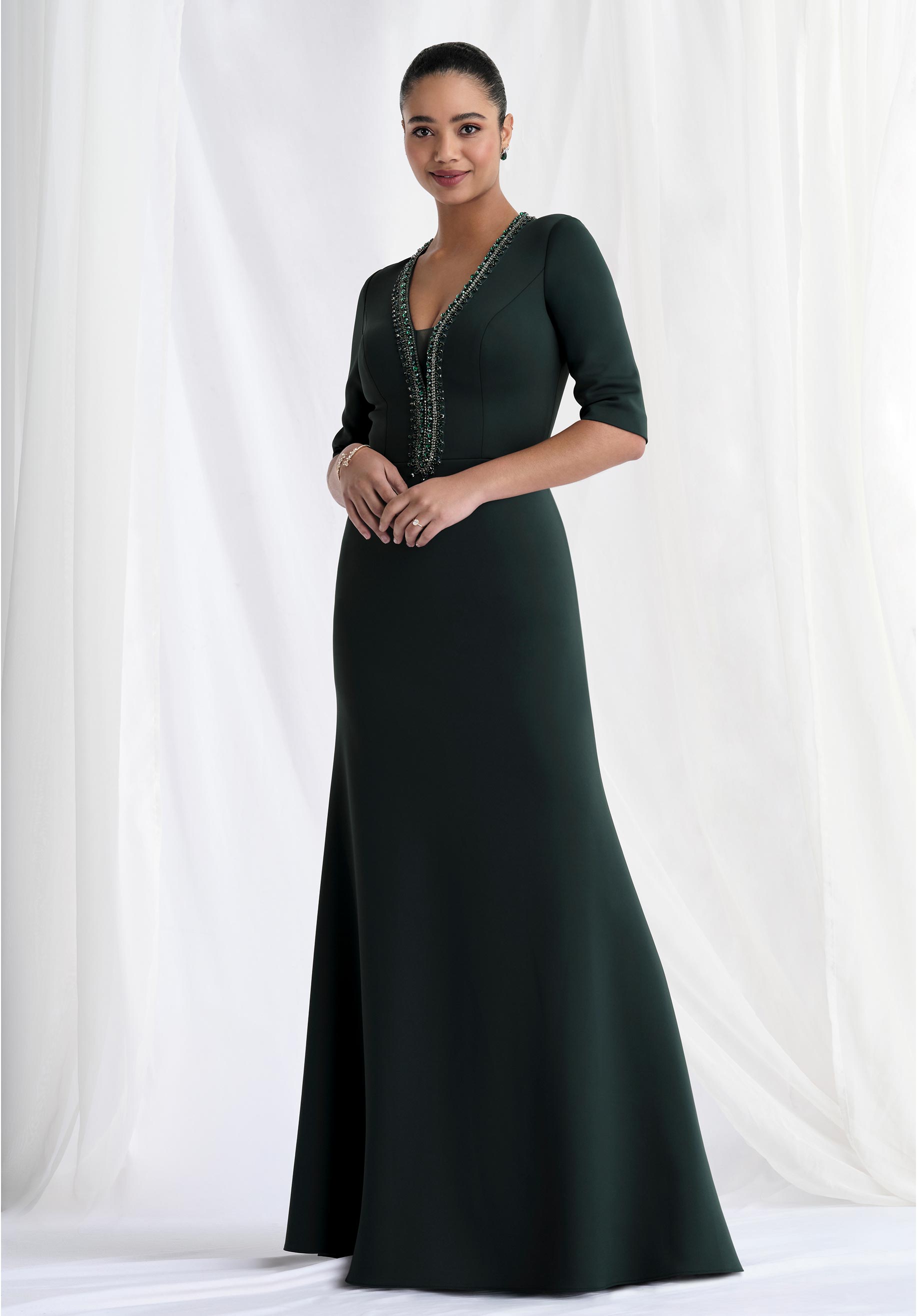morilee-v-neck-abendkleid-aus-scuba-knit-mit-perlenbesatz image 3