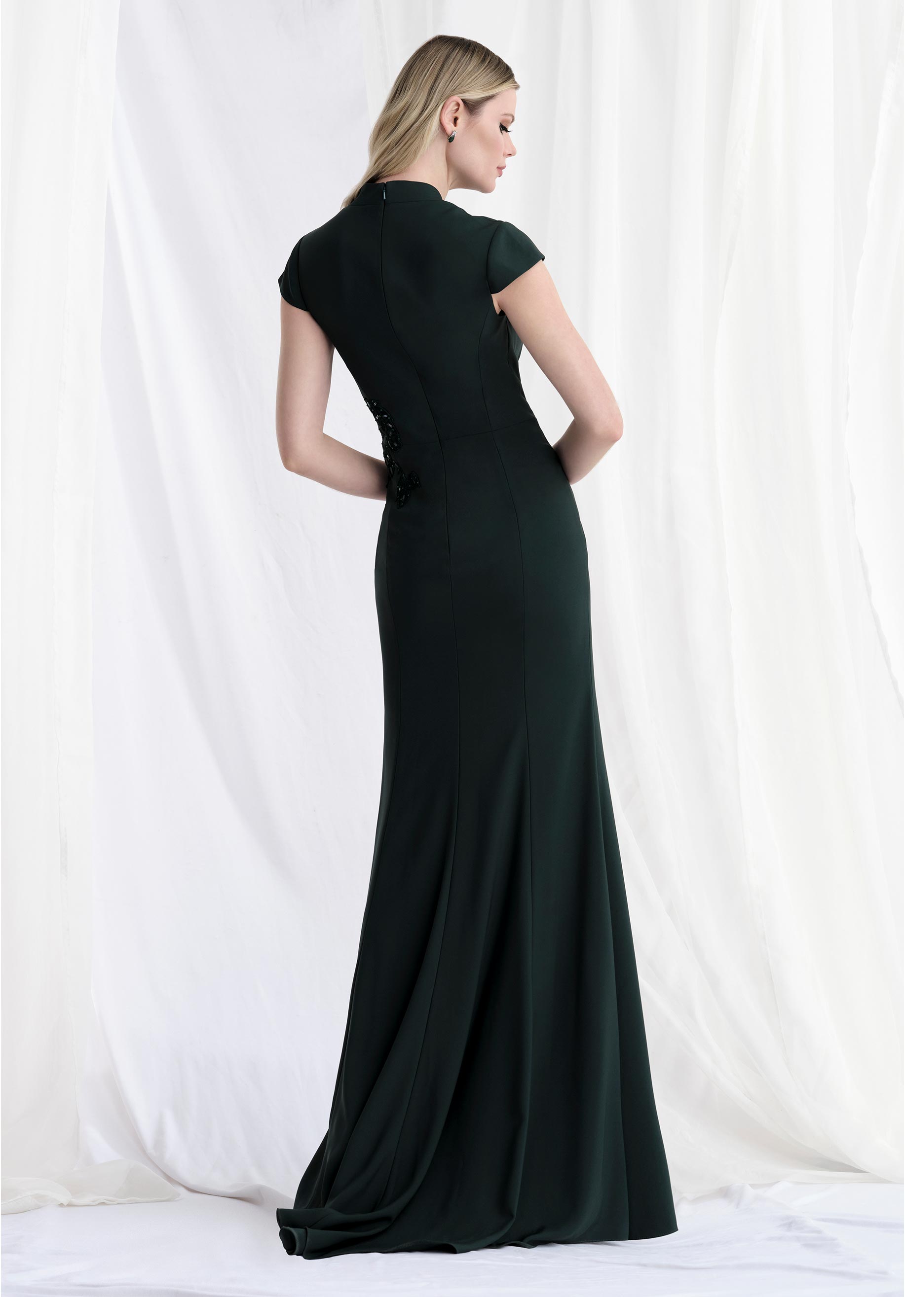 morilee-abendkleid-v-ausschnitt-cap-rmel-crepe-etuikleid image 5