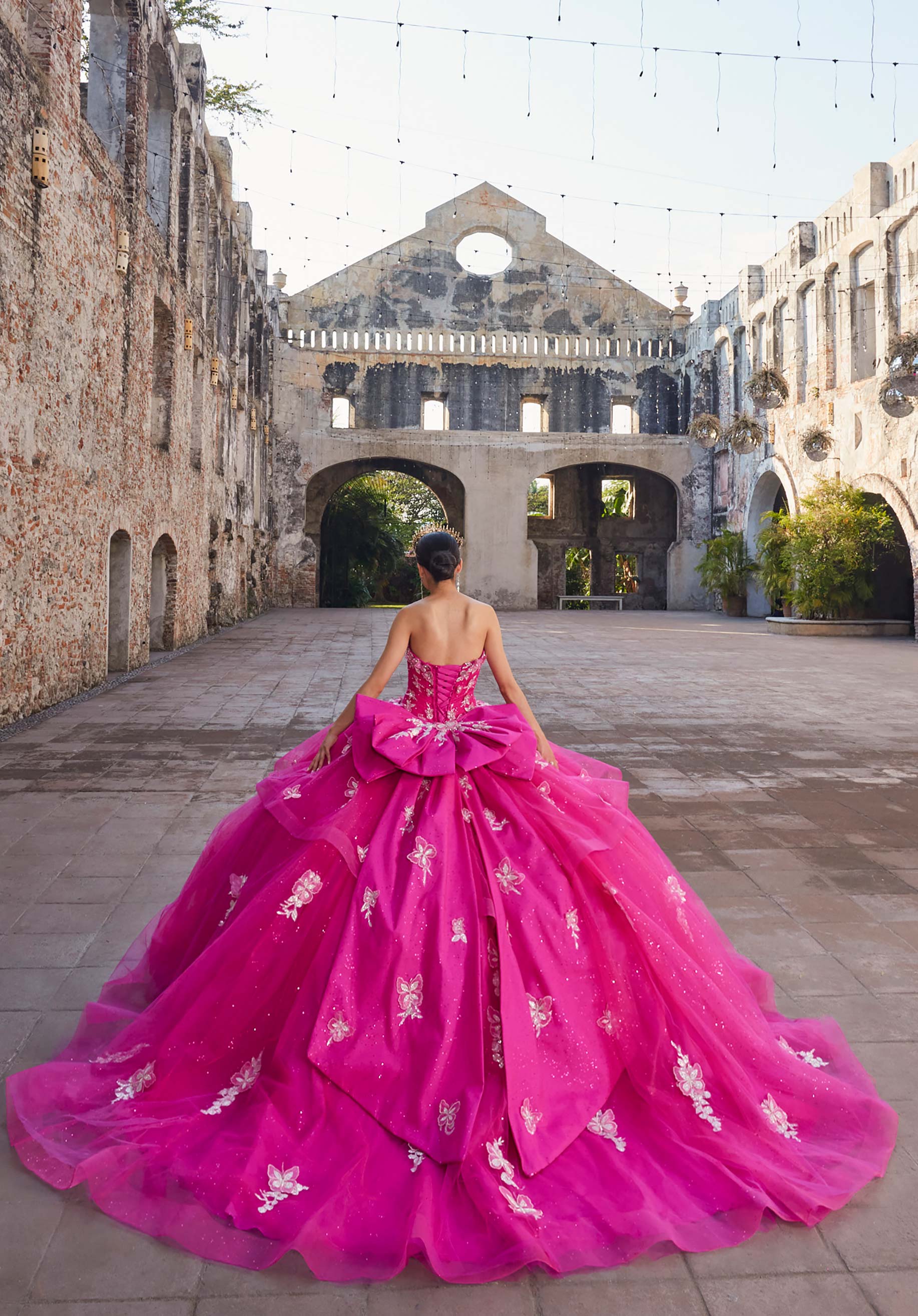 morilee-vizcaya-andrea-quincea-era-ballkleid-schmetterling image 7