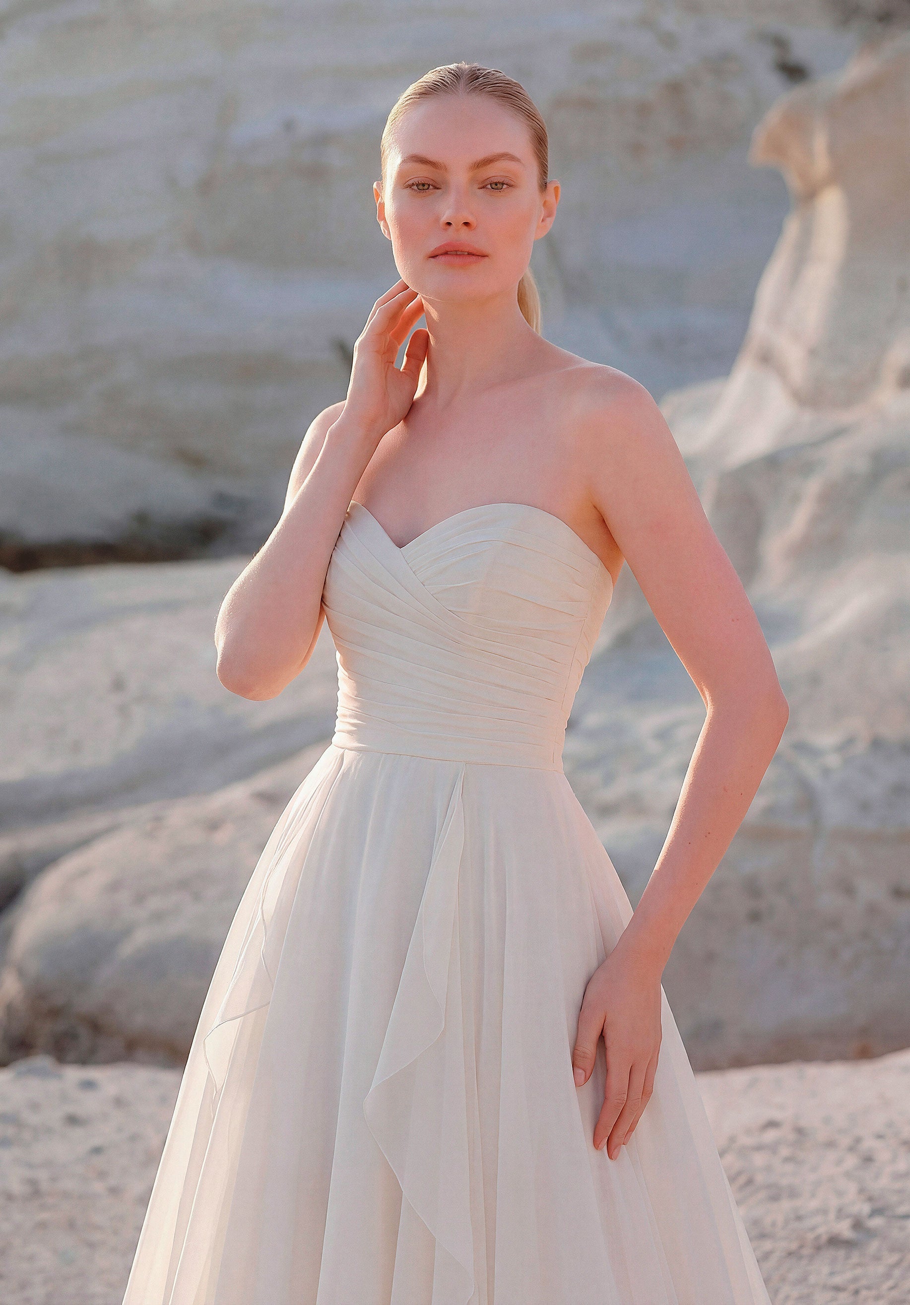 morilee-tate-brautkleid-a-linie-aus-organza-mit-drapiertem-surplice-oberteil image 8