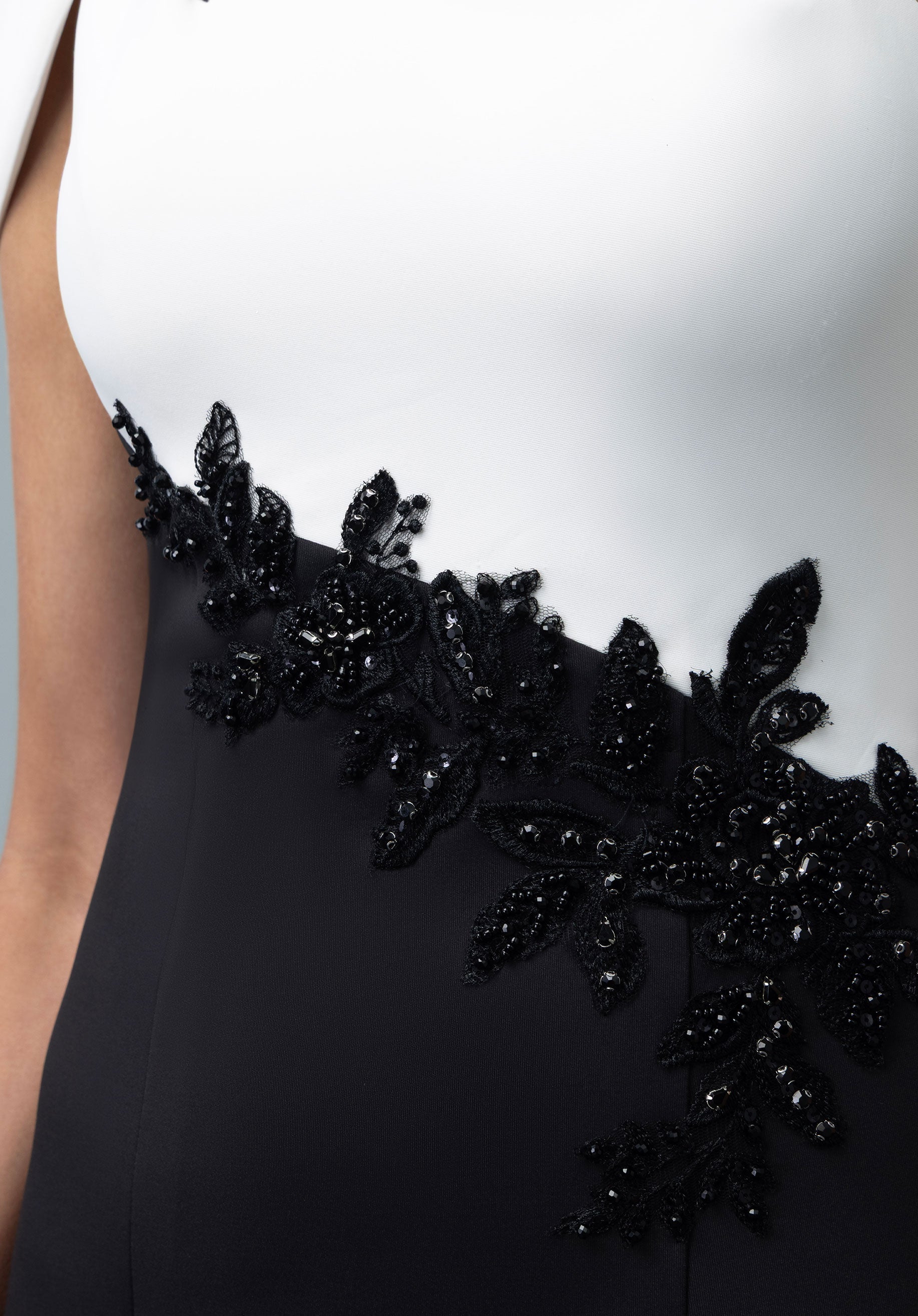 morilee-one-shoulder-crepe-abendkleid-mit-perlen-applikationen image 3
