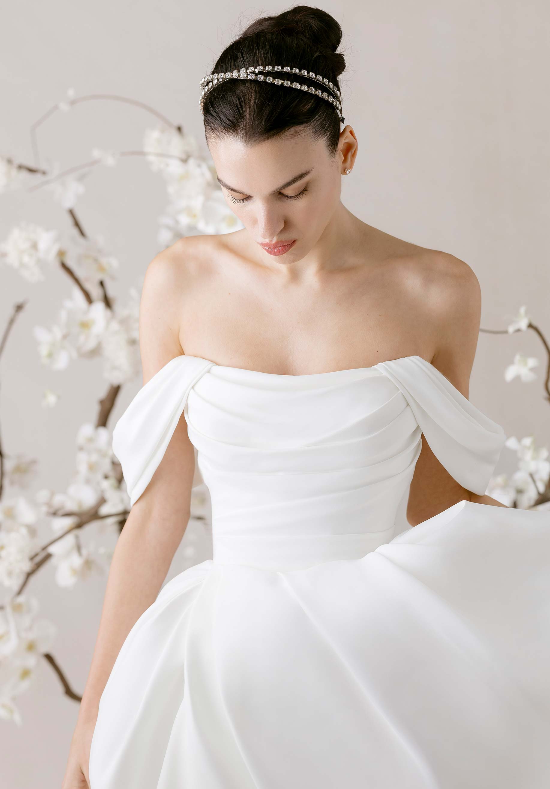 morilee-mirela-satin-brautkleid-a-linie-mit-schlitz-und-abnehm-rmeln image 2