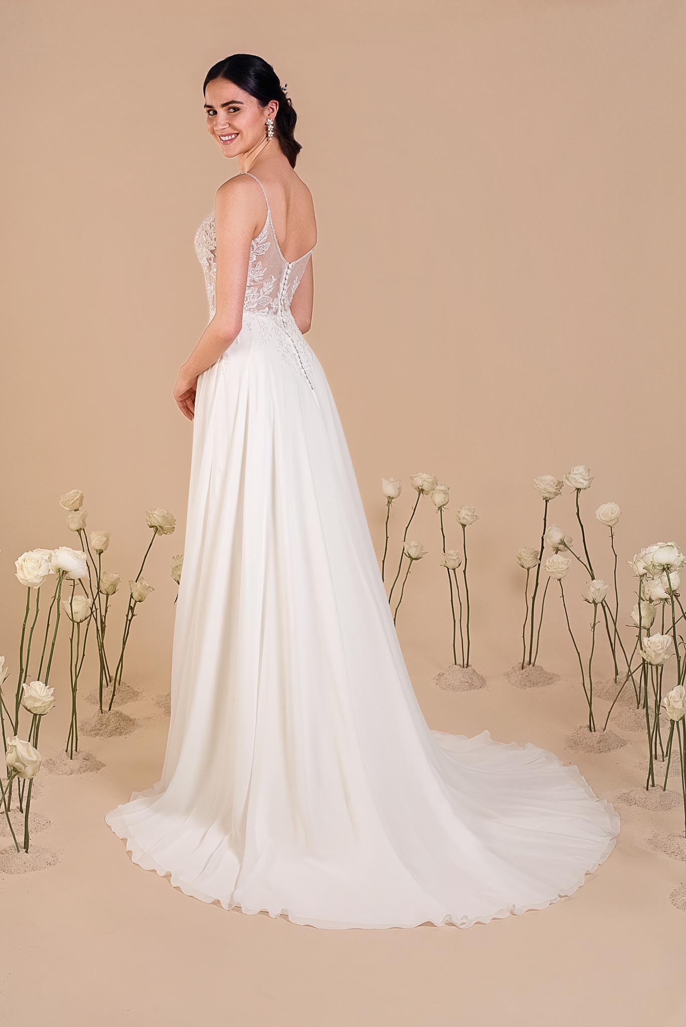 eglantine-inae-brautkleid-in-ivoire-oder-wei-gr-34-74 image 3
