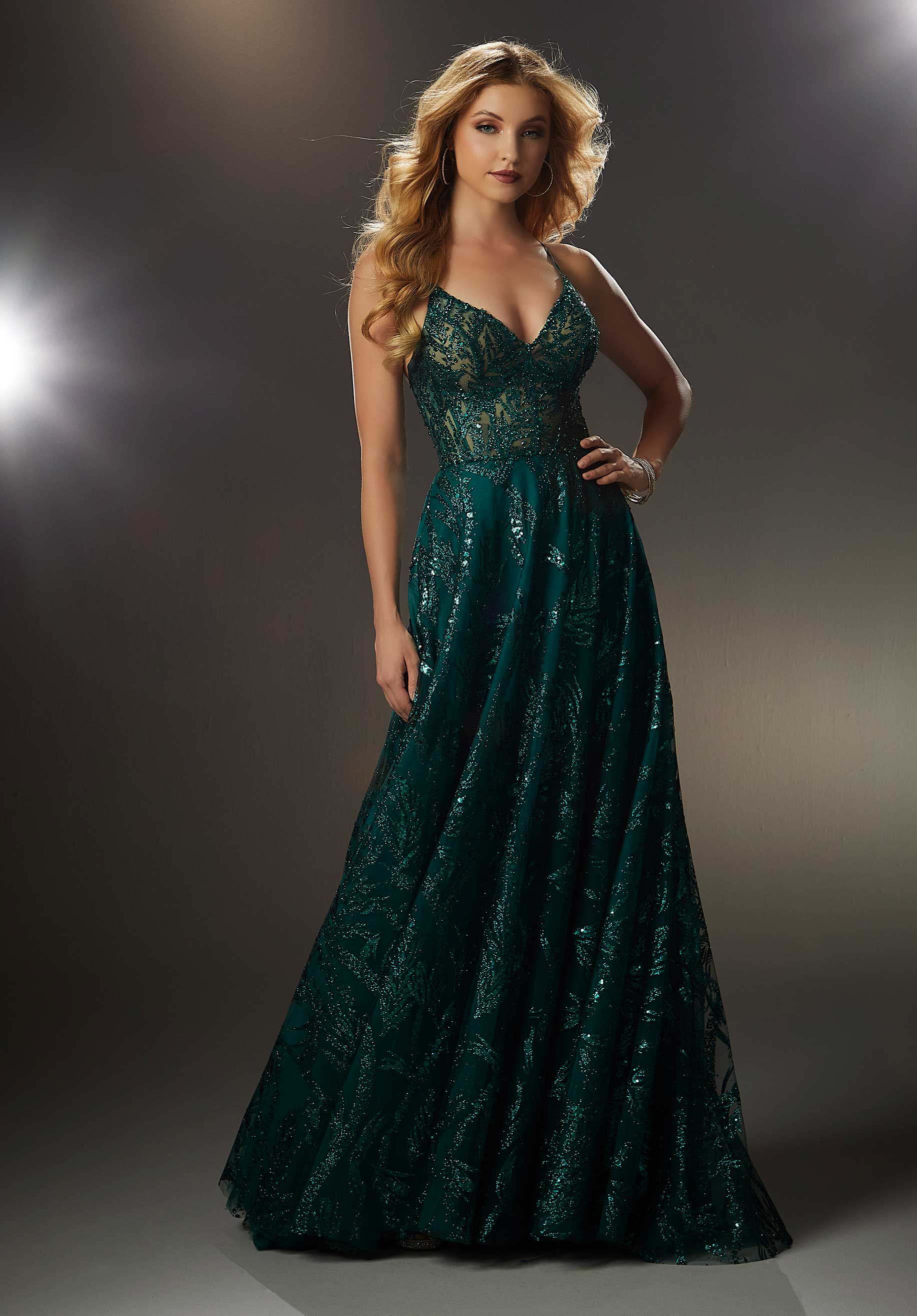 morilee-v-neck-glitzer-a-linie-partykleid-mit-schn-rung image 3