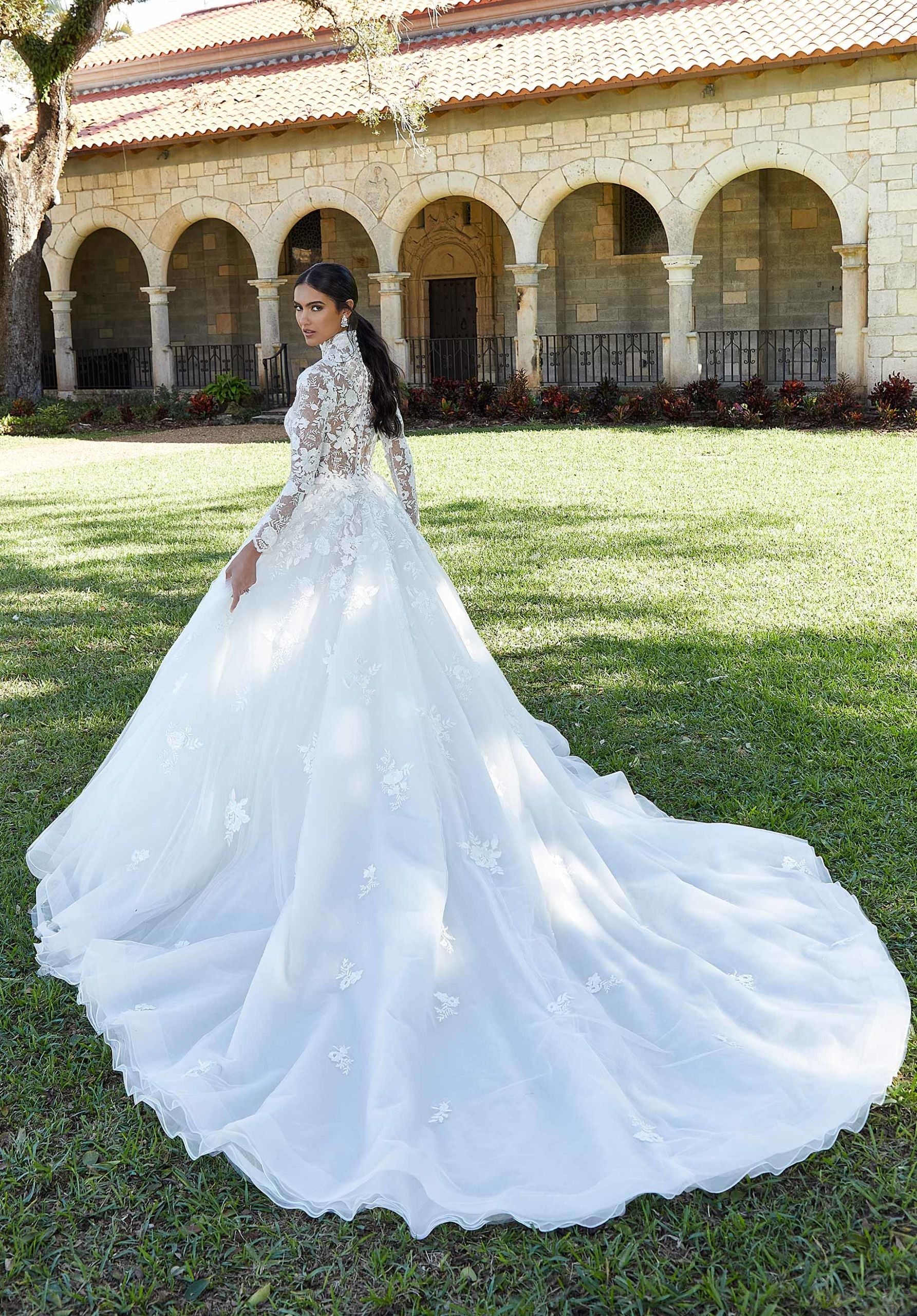 morilee-grazia-brautkleid-ballkleid-high-neck-mit-t-llrock-und-illusionsr-cken image 7