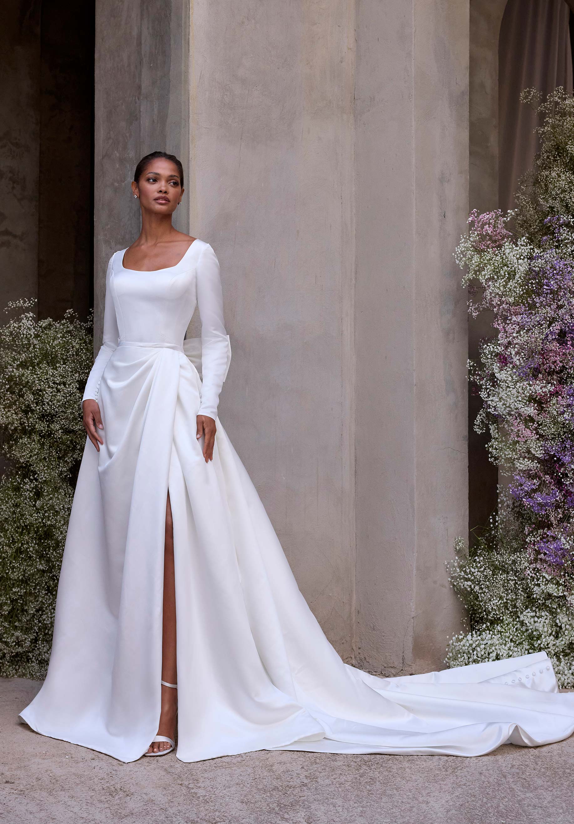 morilee-virtue-satin-mini-brautkleid-mit-berrock image 1