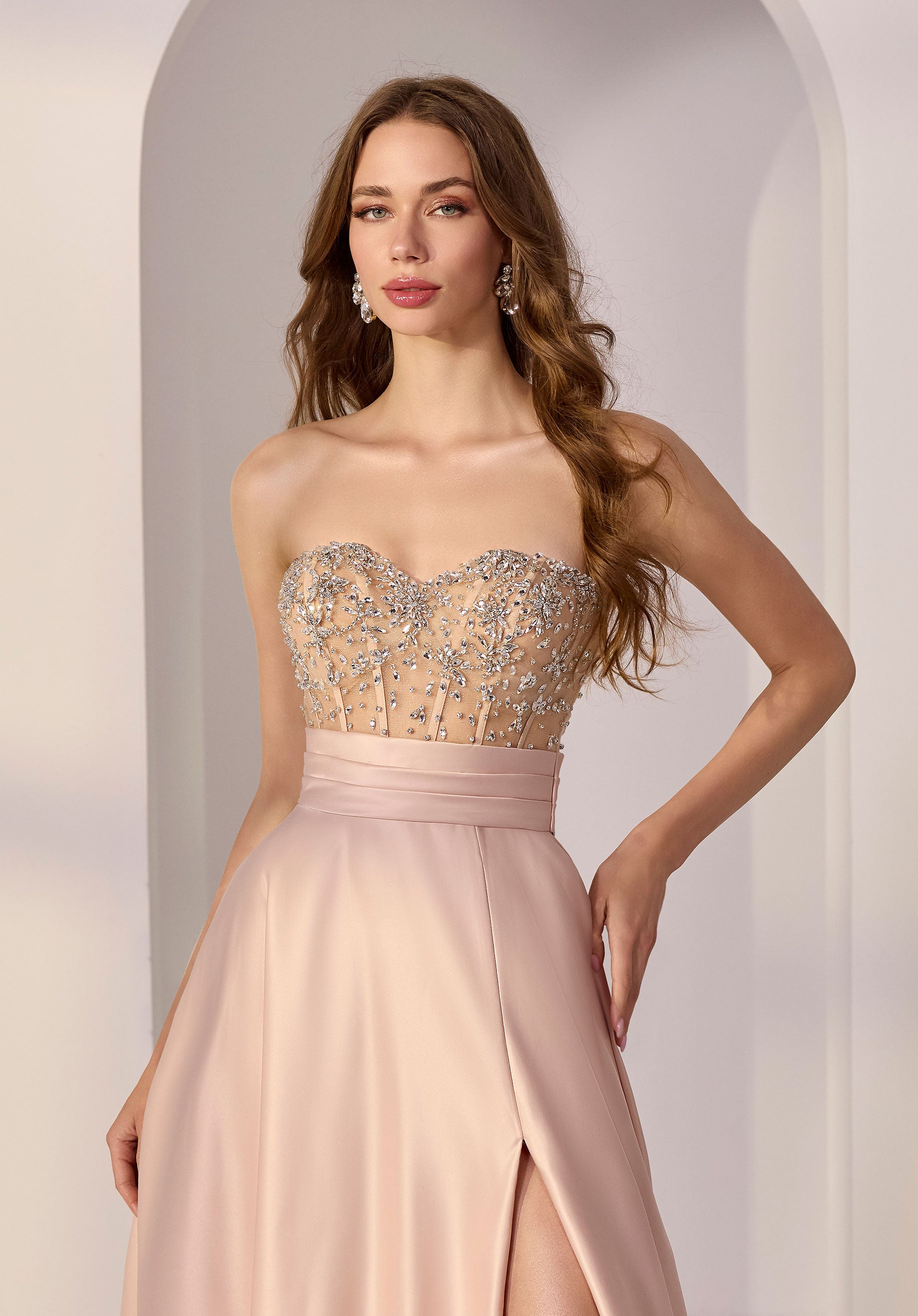 morilee-ballkleid-tr-gerlos-mit-kristall-corsage-und-satinrock image 2