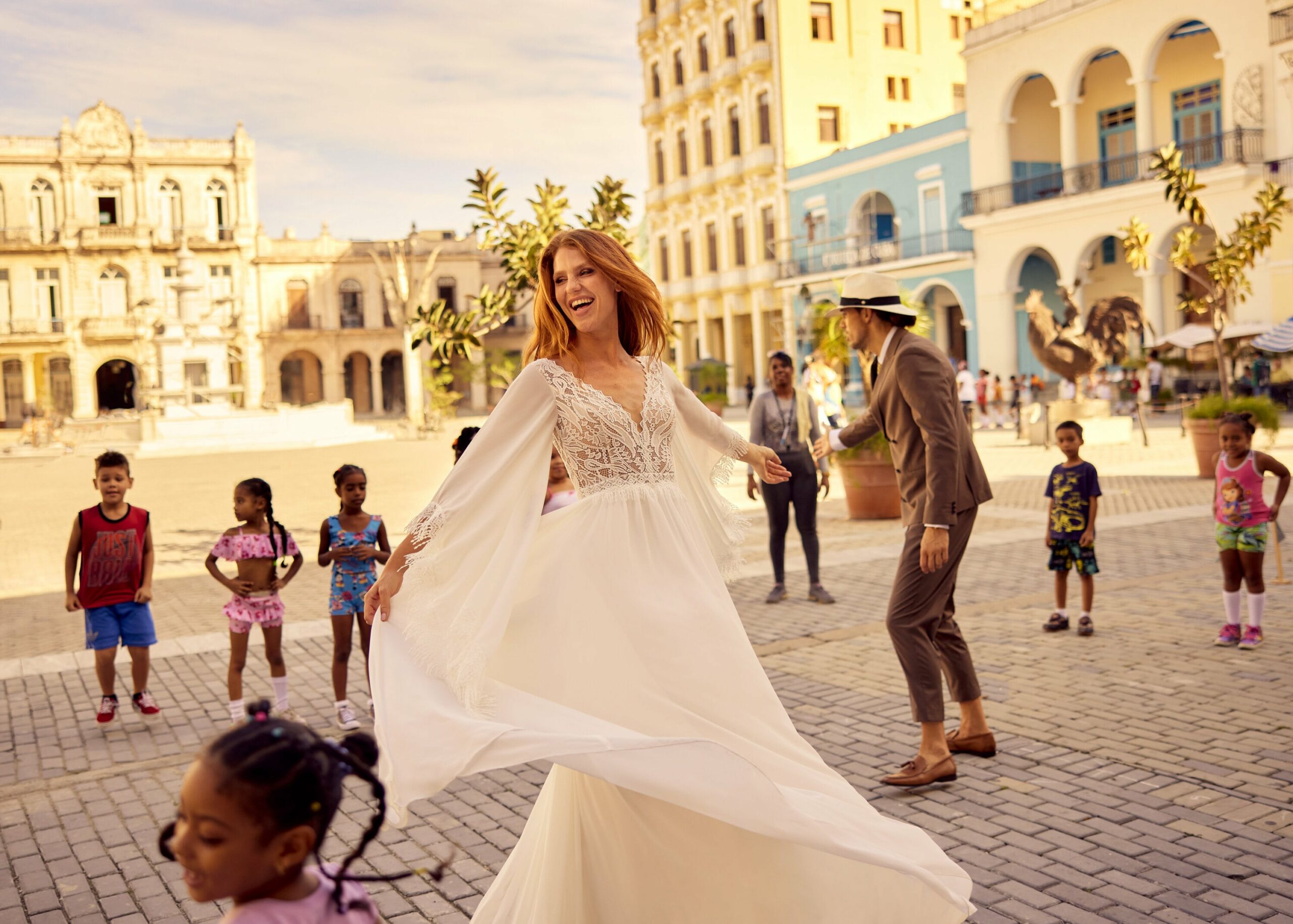 gbs-herve-paris-bridal-leo-a-brautkleid-libre-collection image 3