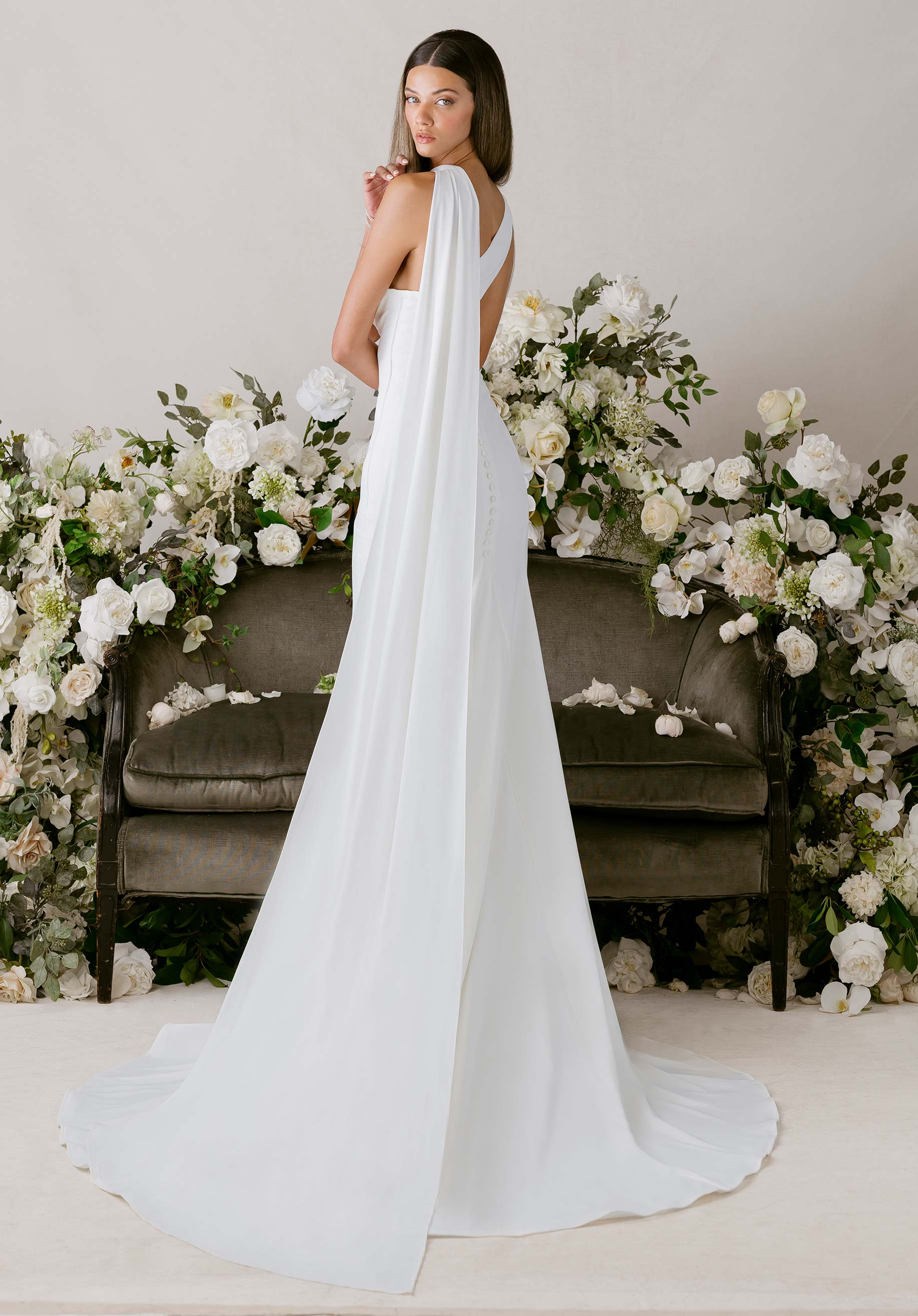morilee-skyler-brautkleid-one-shoulder-crepe-satin image 3
