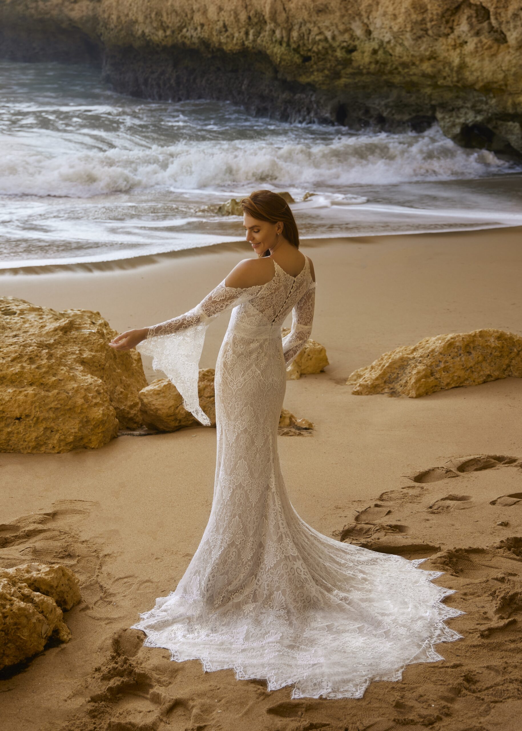 gbs-herve-paris-bridal-cynthia-brautkleid-cherish-love-collection image 2