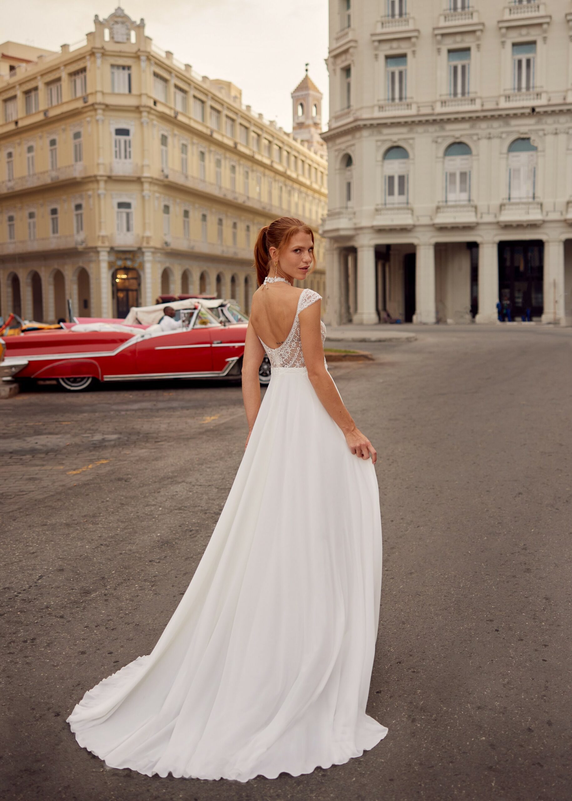 gbs-herve-paris-bridal-leah-brautkleid-libre-collection image 2