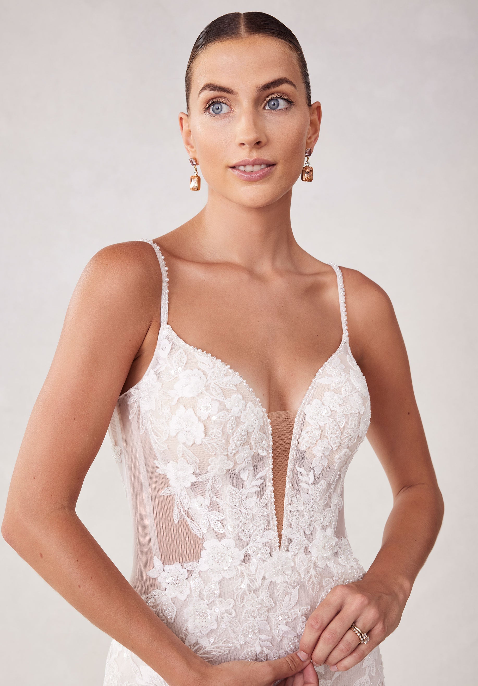 morilee-sinclair-brautkleid-fit-flare-mit-plunge-ausschnitt image 8