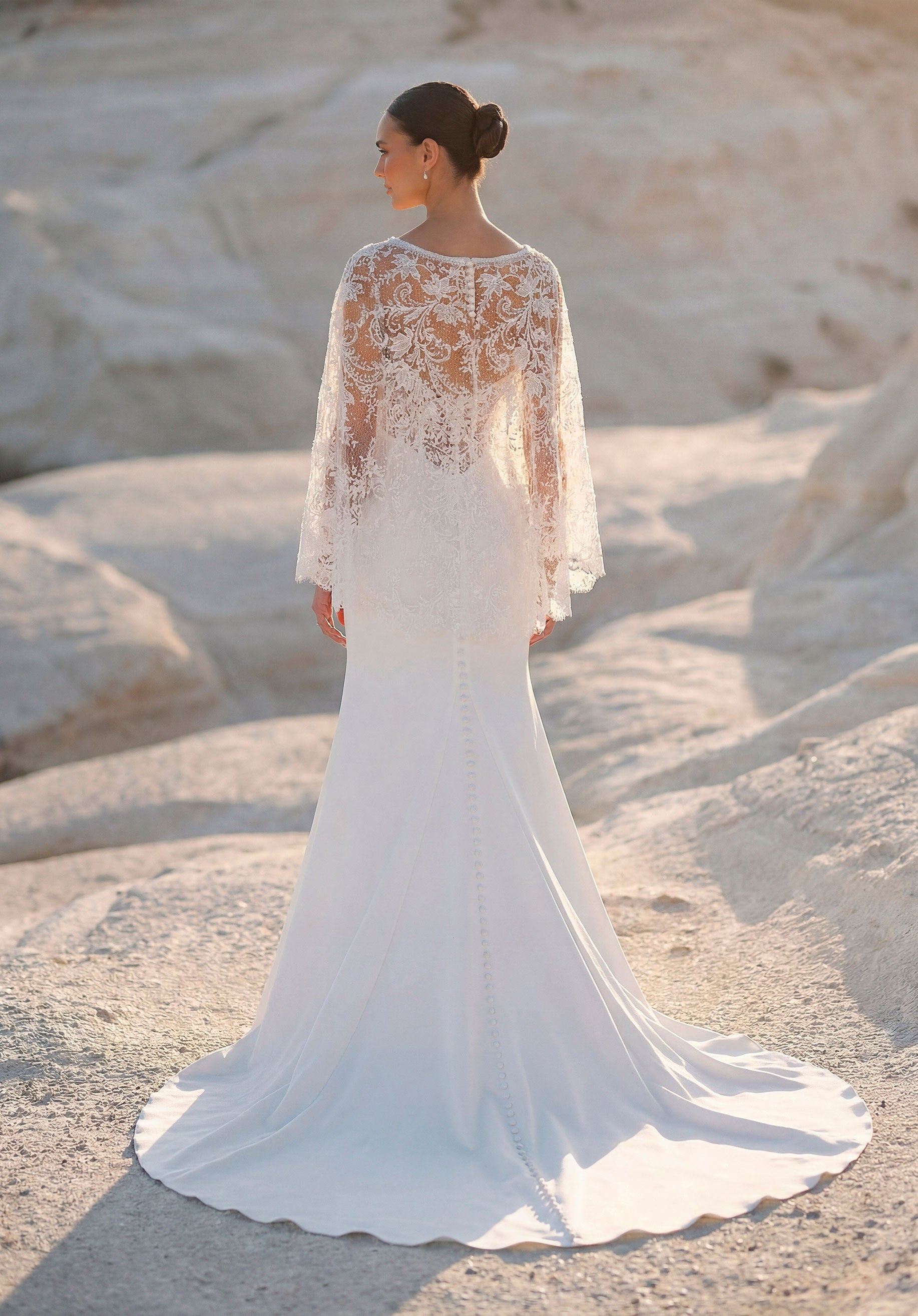 morilee-trin-brautkleid-fit-and-flare-v-ausschnitt-stretch-crepe-satin-niedriger image 4