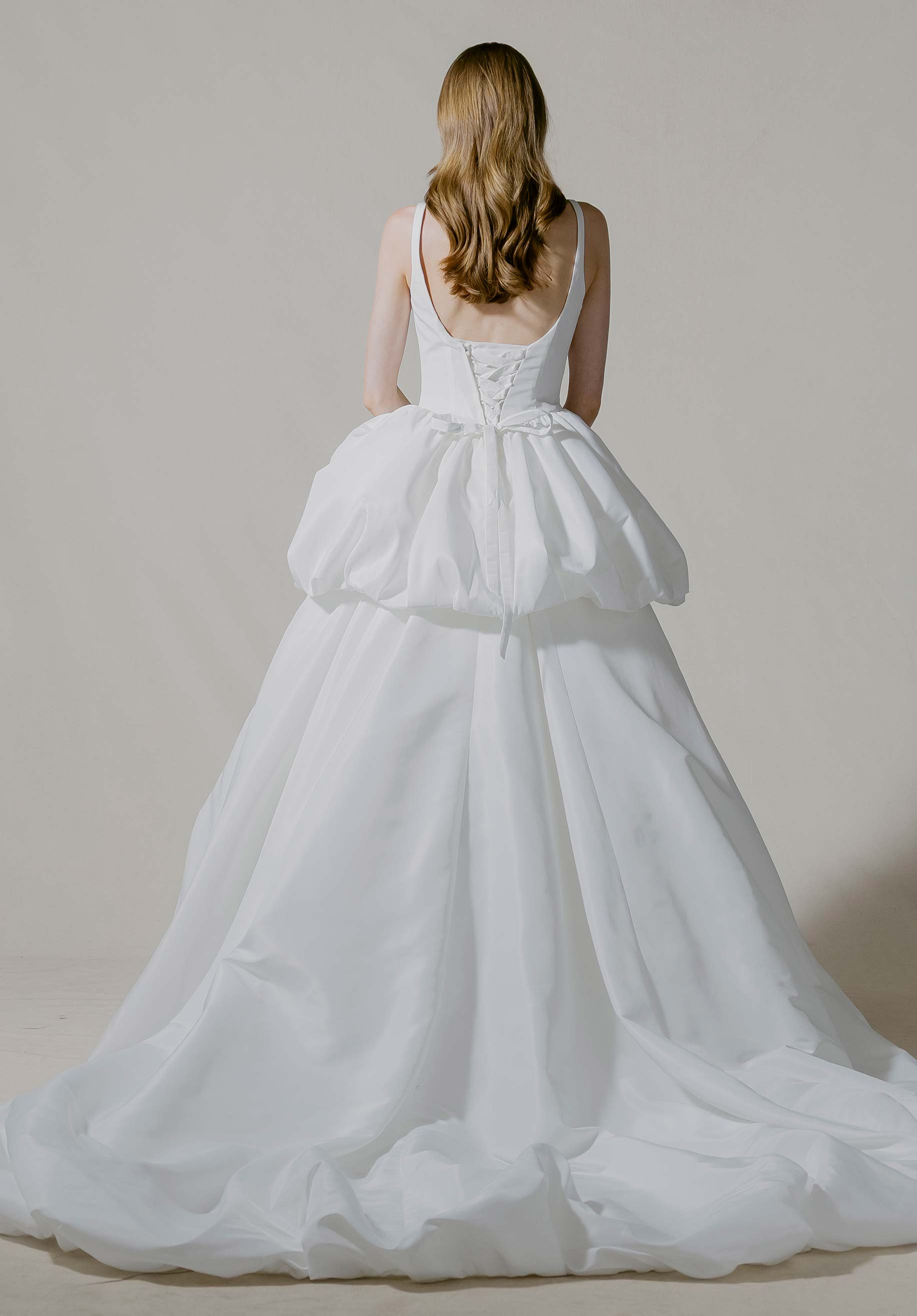 morilee-croix-brautkleid-v-neck-bubble-rock-mit-korsett image 3