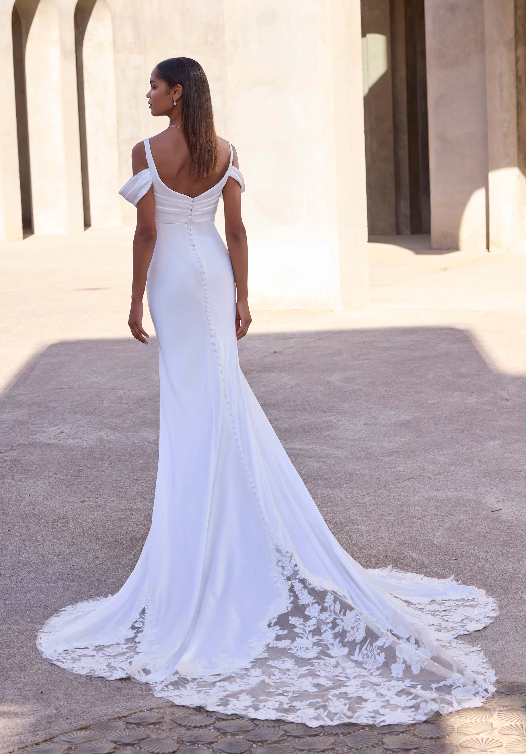 morilee-kalliope-brautkleid-meerjungfrau-satin-mit-schlitz-und-spitze image 3