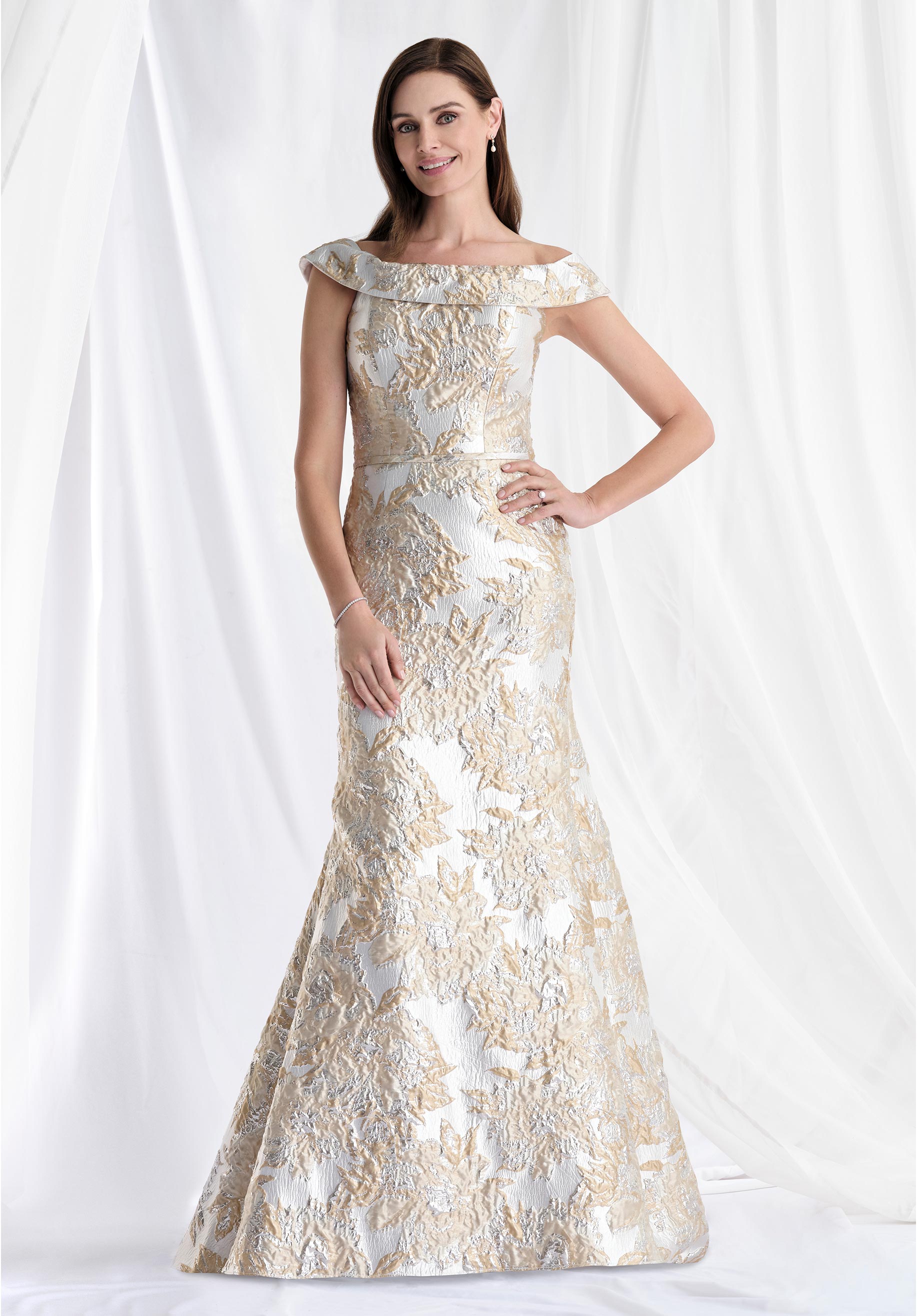 morilee-abendkleid-fit-and-flare-metallic-brokats-mit-r-schendrape image 3