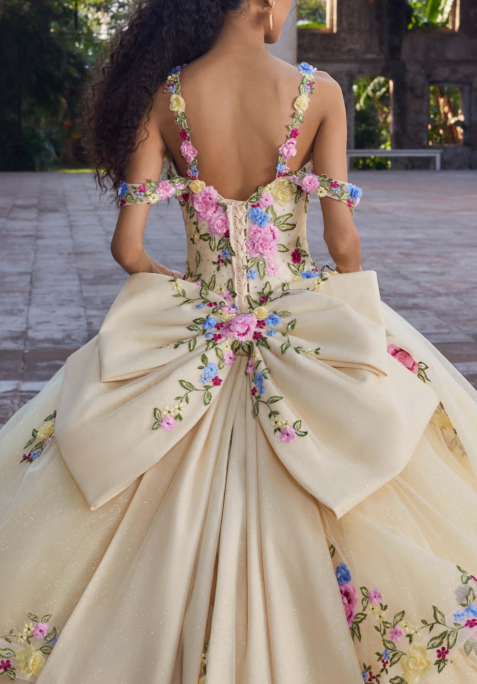 morilee-austyn-quincea-era-kleid-t-ll-mit-korsett-und-schleppe image 6
