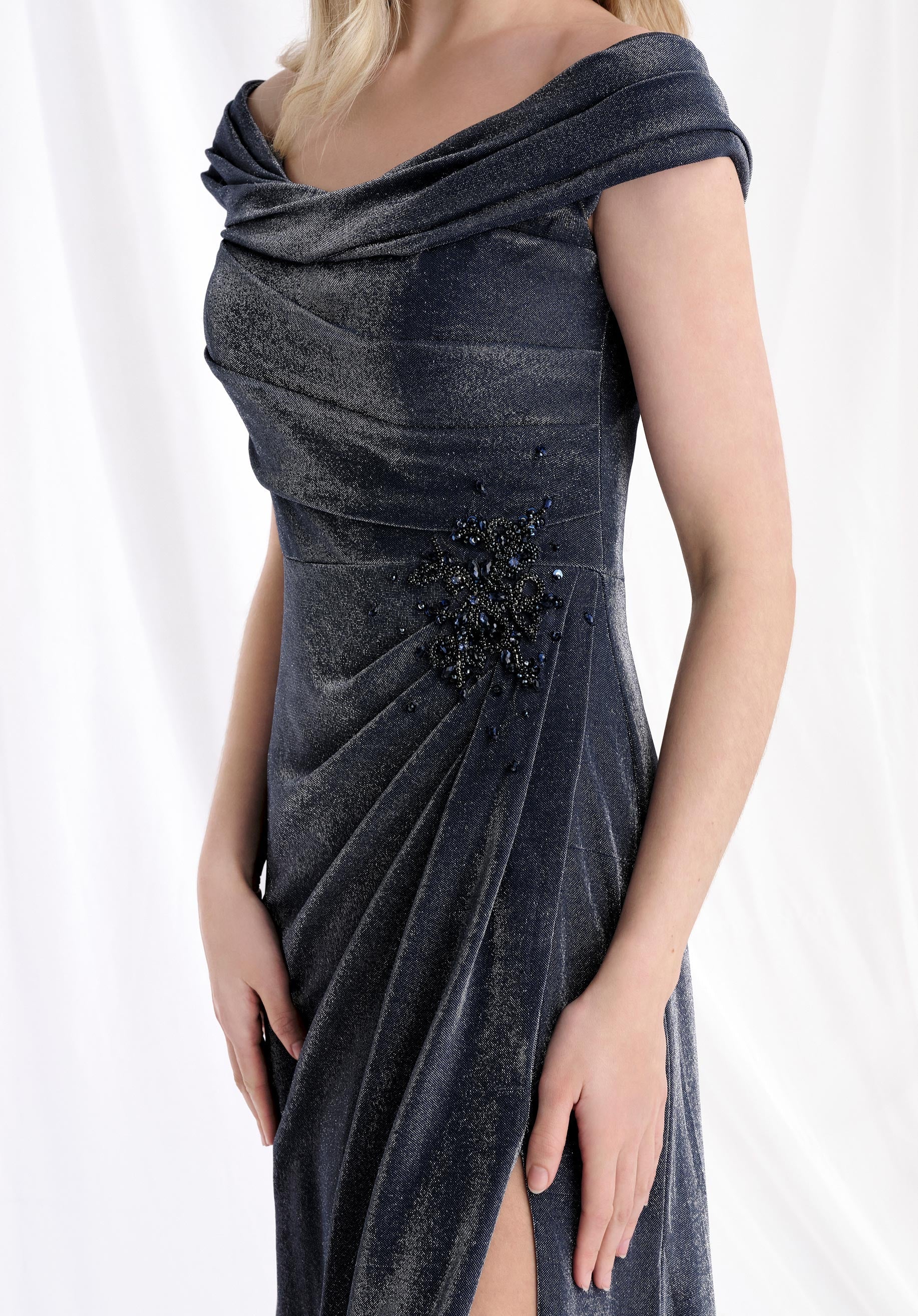 morilee-abendkleid-fit-and-flare-off-shoulder-shimmer-jersey image 4