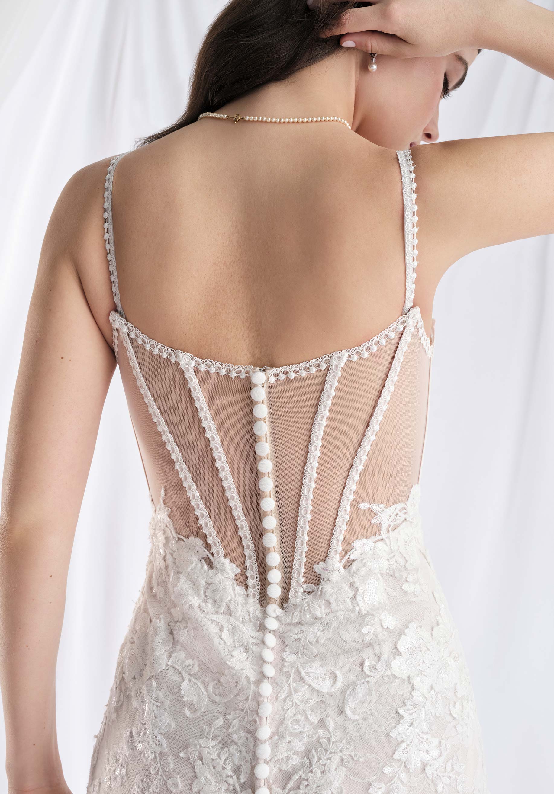 morilee-nel-brautkleid-sheath-mit-notched-ausschnitt-und-cut-outs image 5