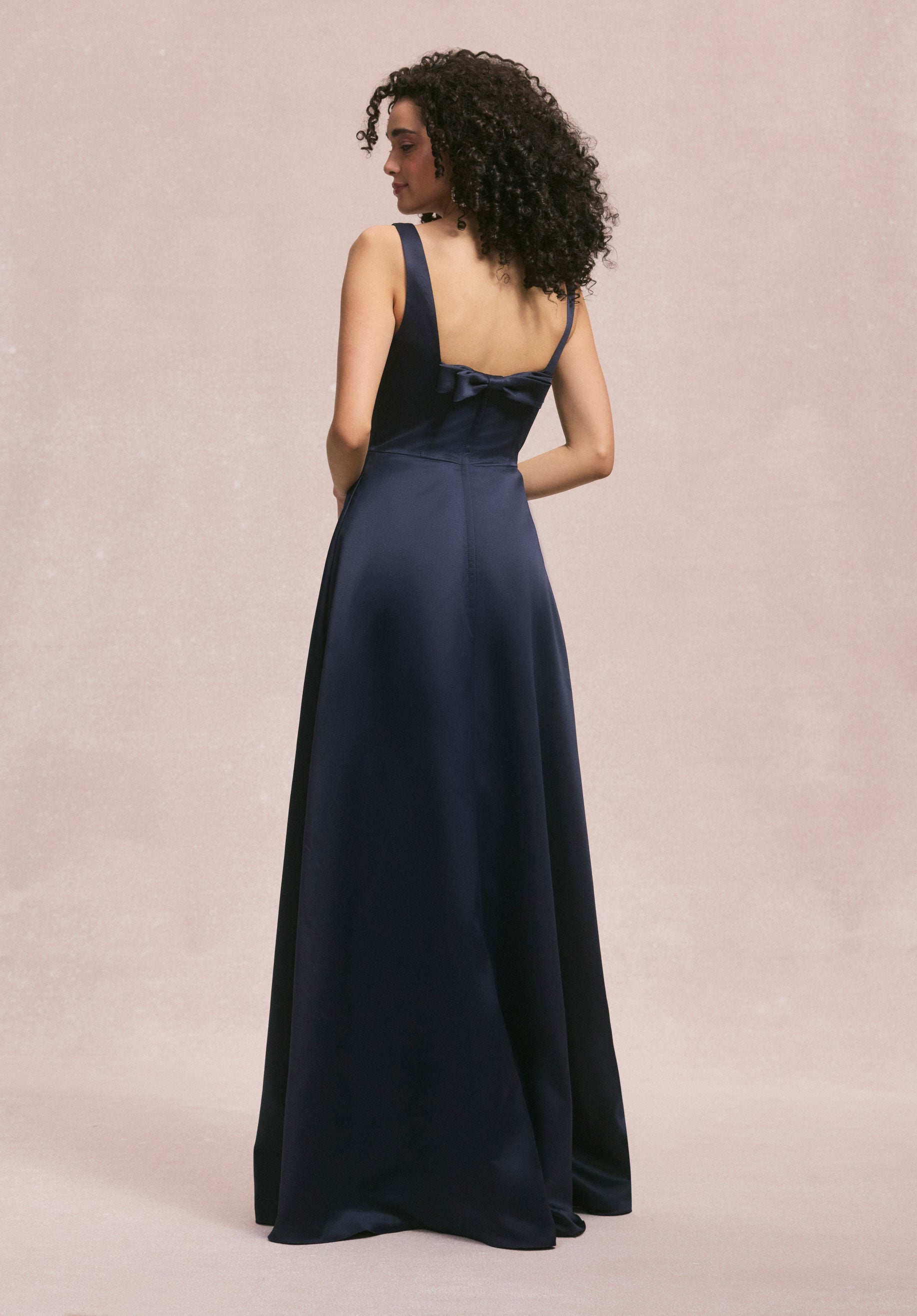morilee-square-neck-satin-brautjungfernkleid-mit-schleife image 6