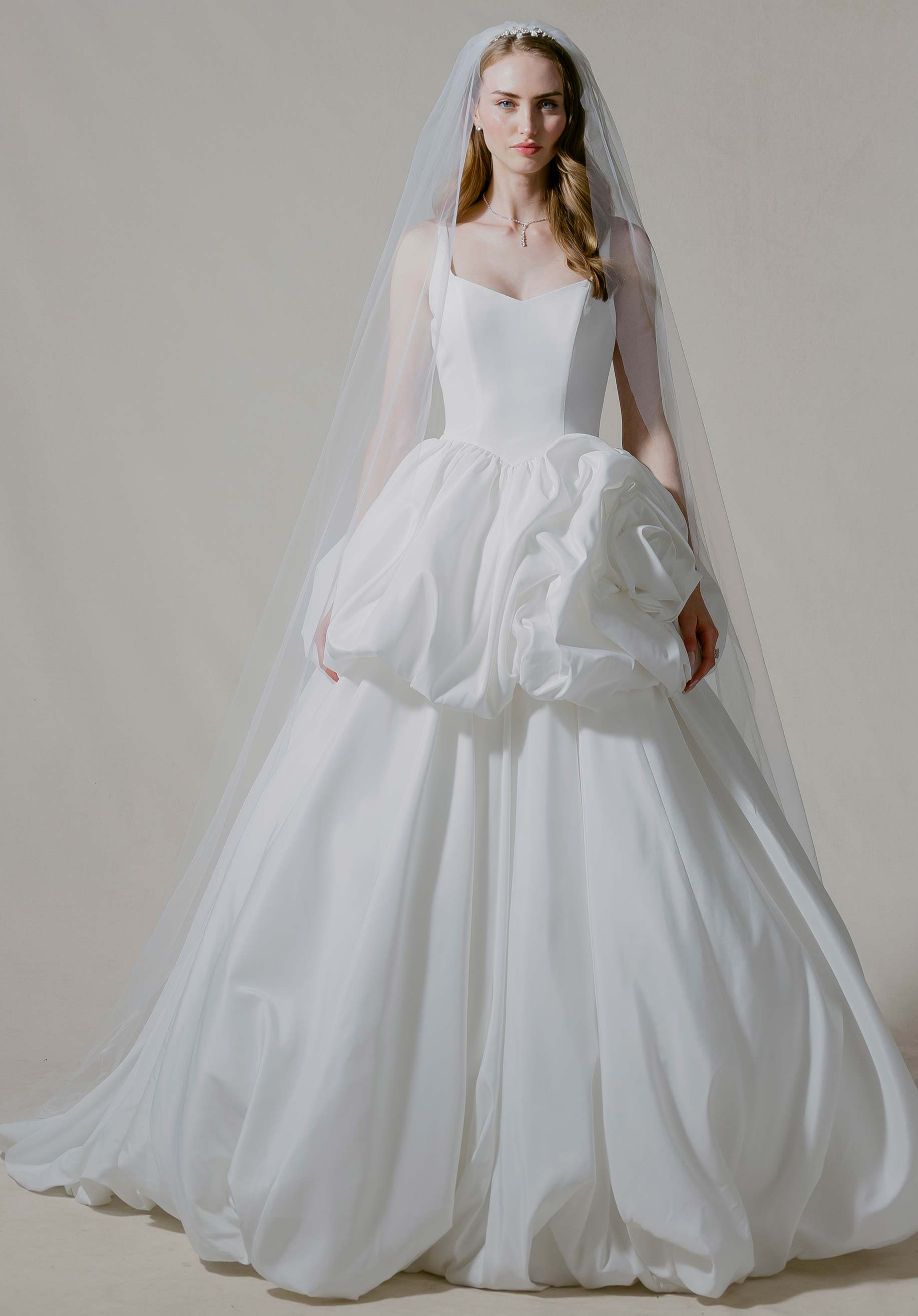morilee-croix-brautkleid-v-neck-bubble-rock-mit-korsett image 1
