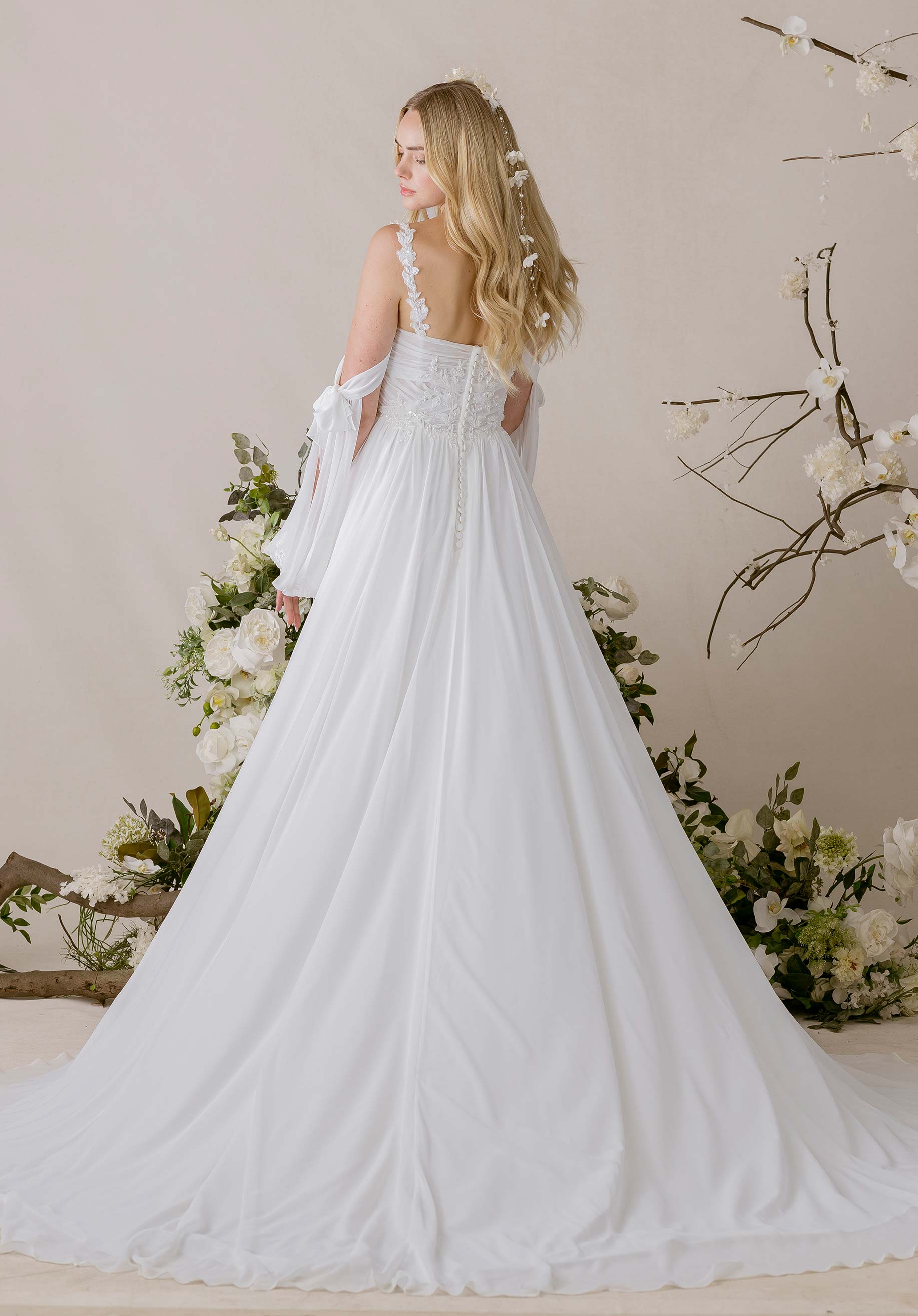 morilee-cyn-a-linie-brautkleid-mit-bischofs-rmeln image 4
