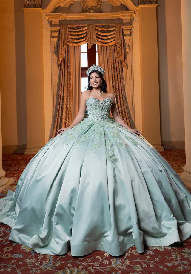 morilee-vizcaya-brissa-quincea-era-kleid-aus-glanz-satin-mit-3d-blumen image 1