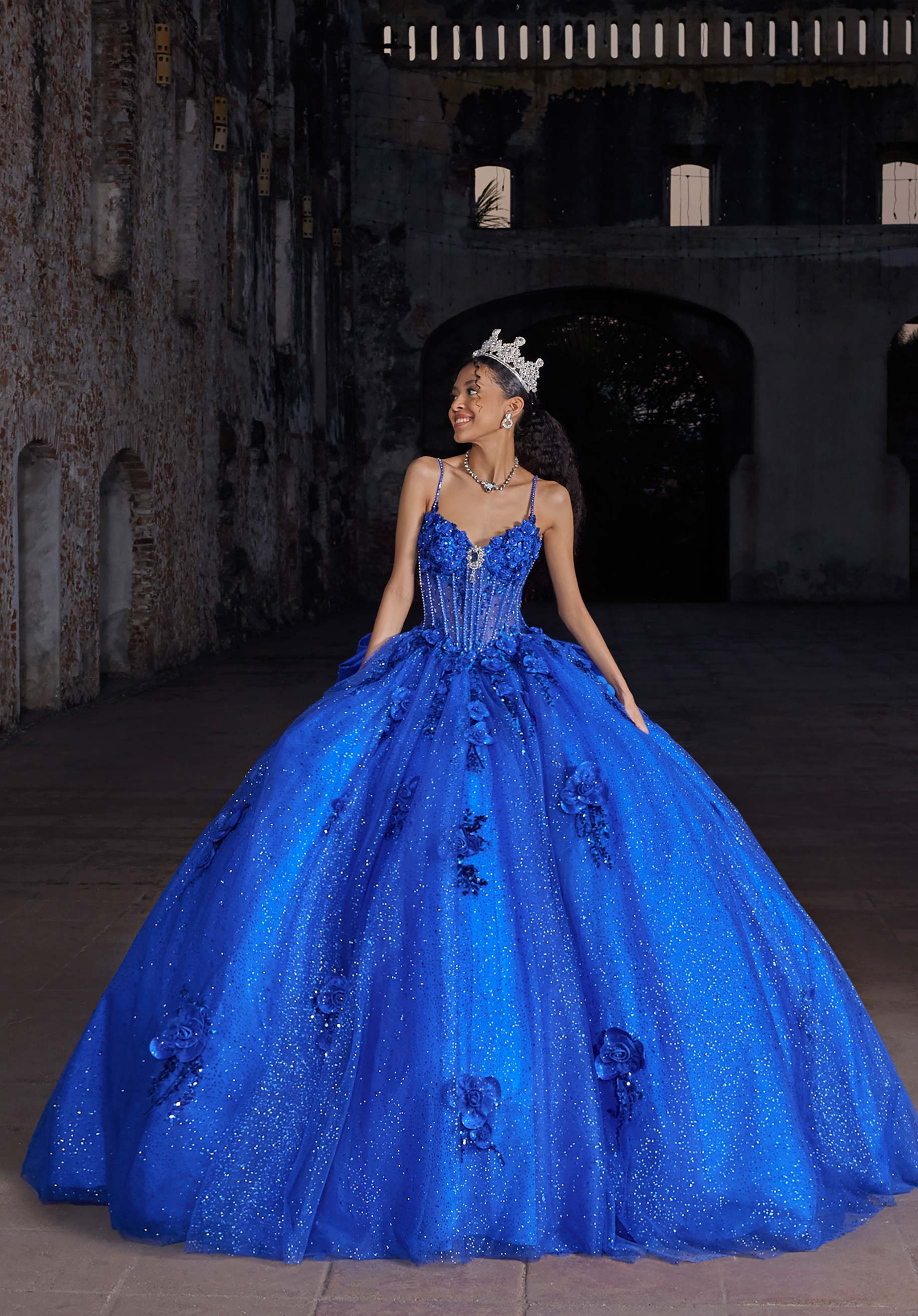 morilee-vizcaya-alexis-quincea-era-kleid-mit-rosetten image 1