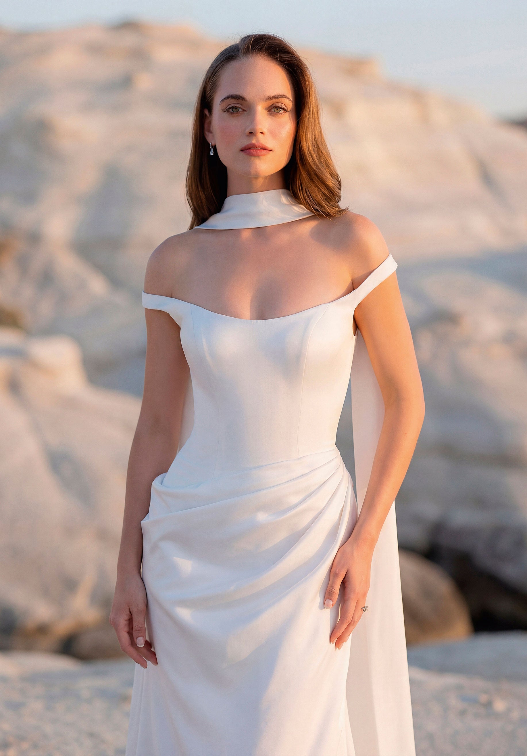 morilee-trianon-brautkleid-satin-sheath-mit-schlitz-und-korsett image 2