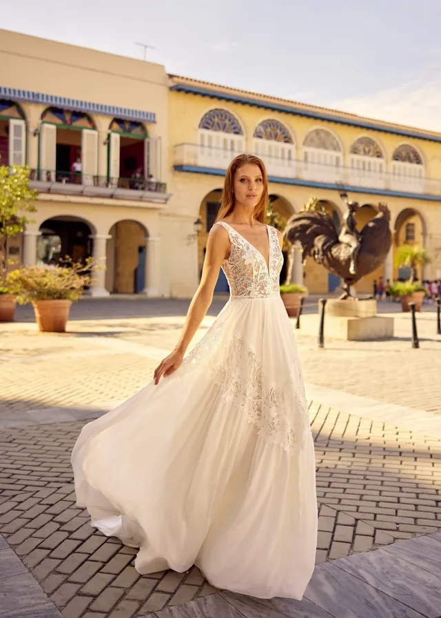 gbs-herve-paris-bridal-langley-z-brautkleid-libre-collection image 1