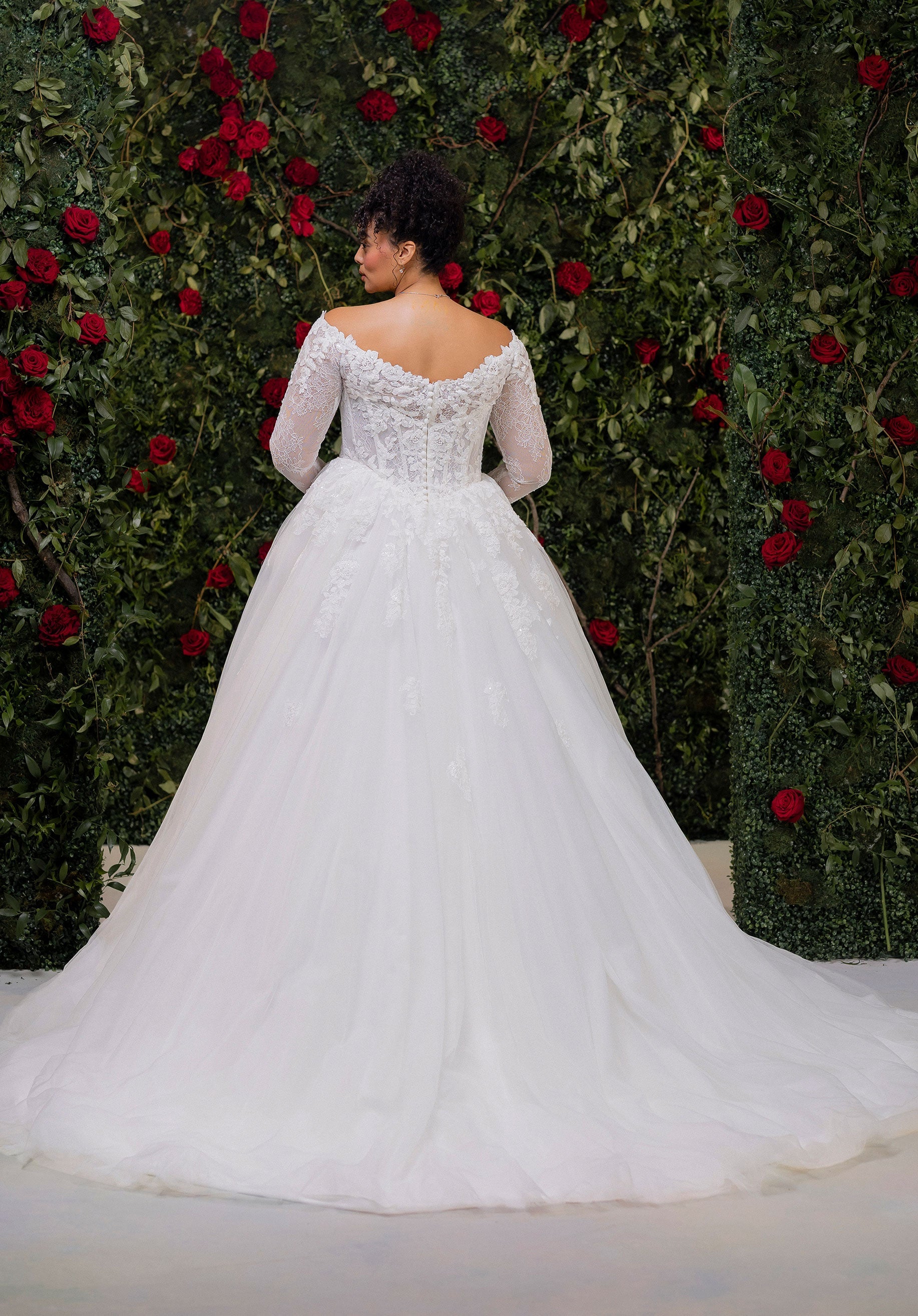 morilee-torrance-brautkleid-ballkleid-champagner-spitze-langarm image 3