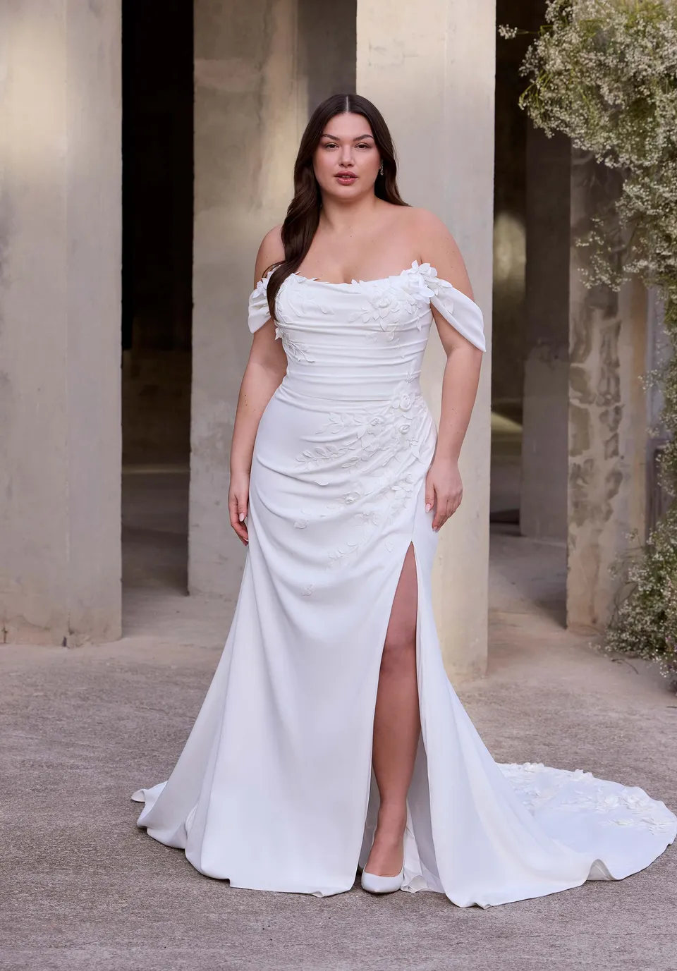 morilee-rea-style-2997-brautkleid-tr-gerlose-crepe-robe-mit-drapierung-und-schli image 1