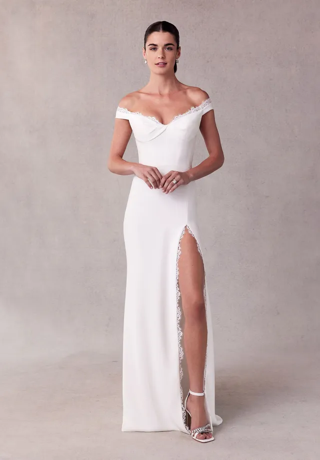 morilee-scottie-brautkleid-sheath-crepe-mit-off-shoulder image 1