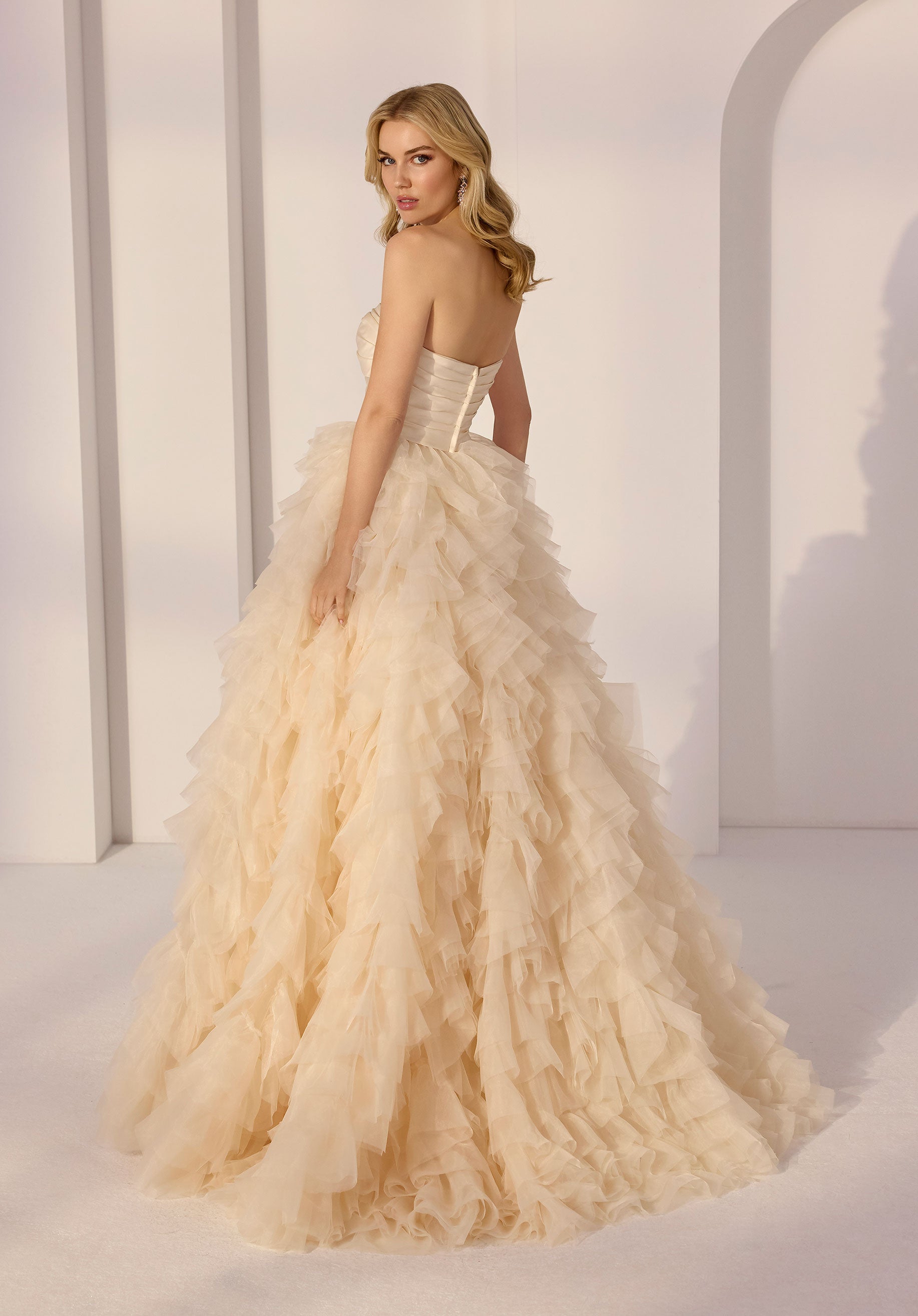 morilee-party-ballkleid-satin-und-t-ll-tr-gerlos-mit-r-schenrock image 4