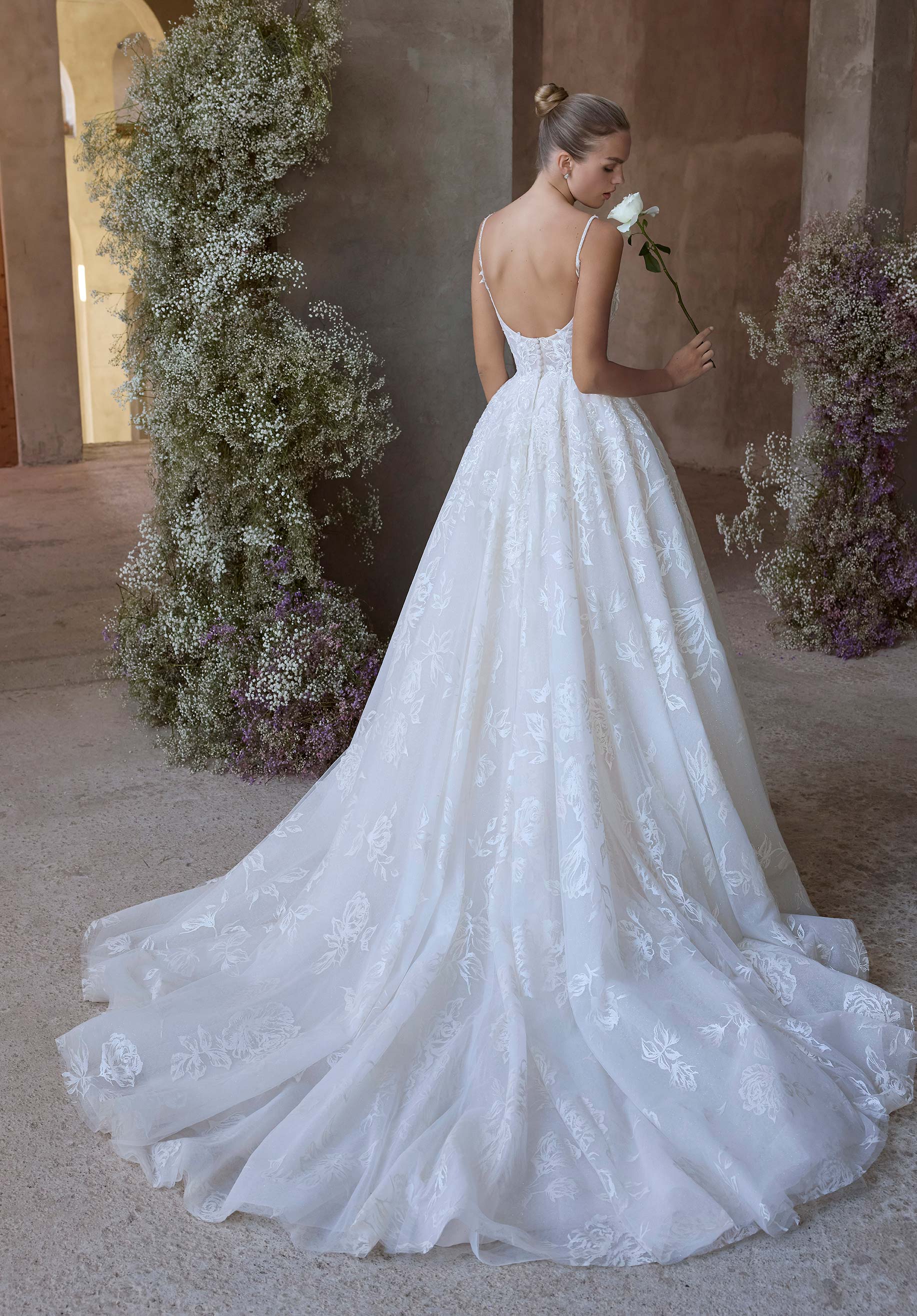 morilee-rosie-brautkleid-ballkleid-rosen-organza-v-ausschnitt image 4