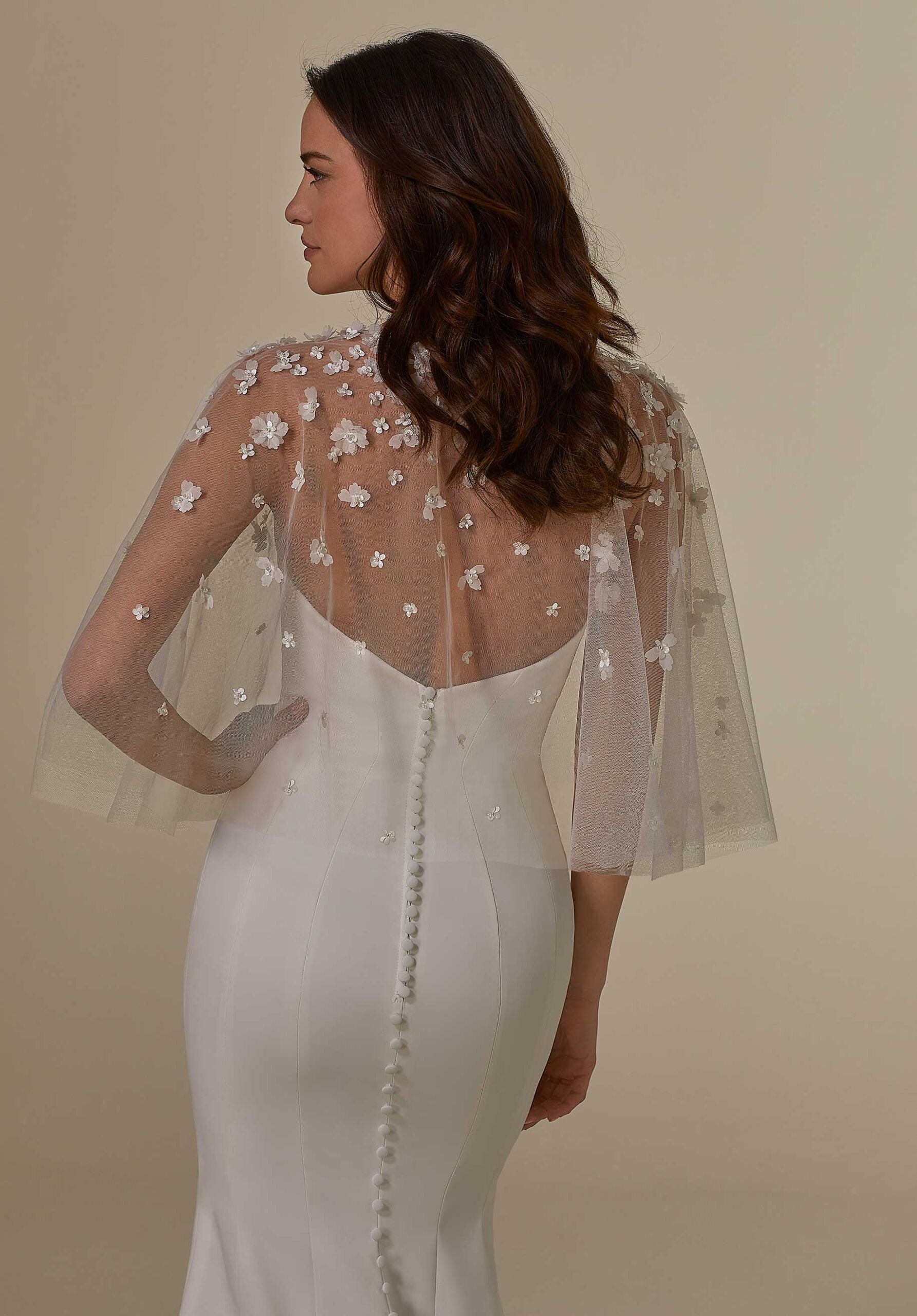 morilee-capelet-mit-3d-applikationen-und-perlenstickerei image 2