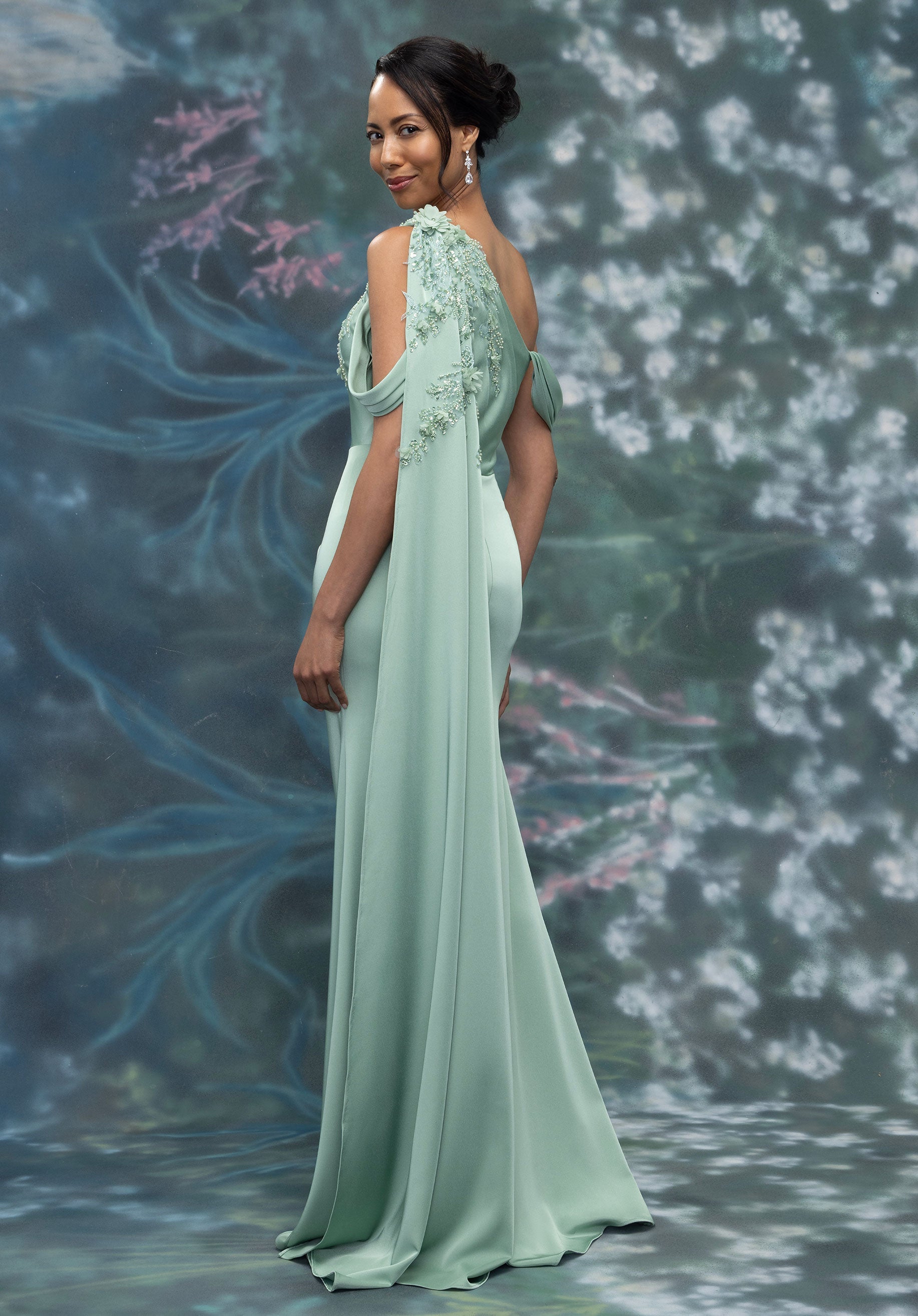 morilee-one-shoulder-abendkleid-crepe-mit-drapierung-und-3d-blumen image 2
