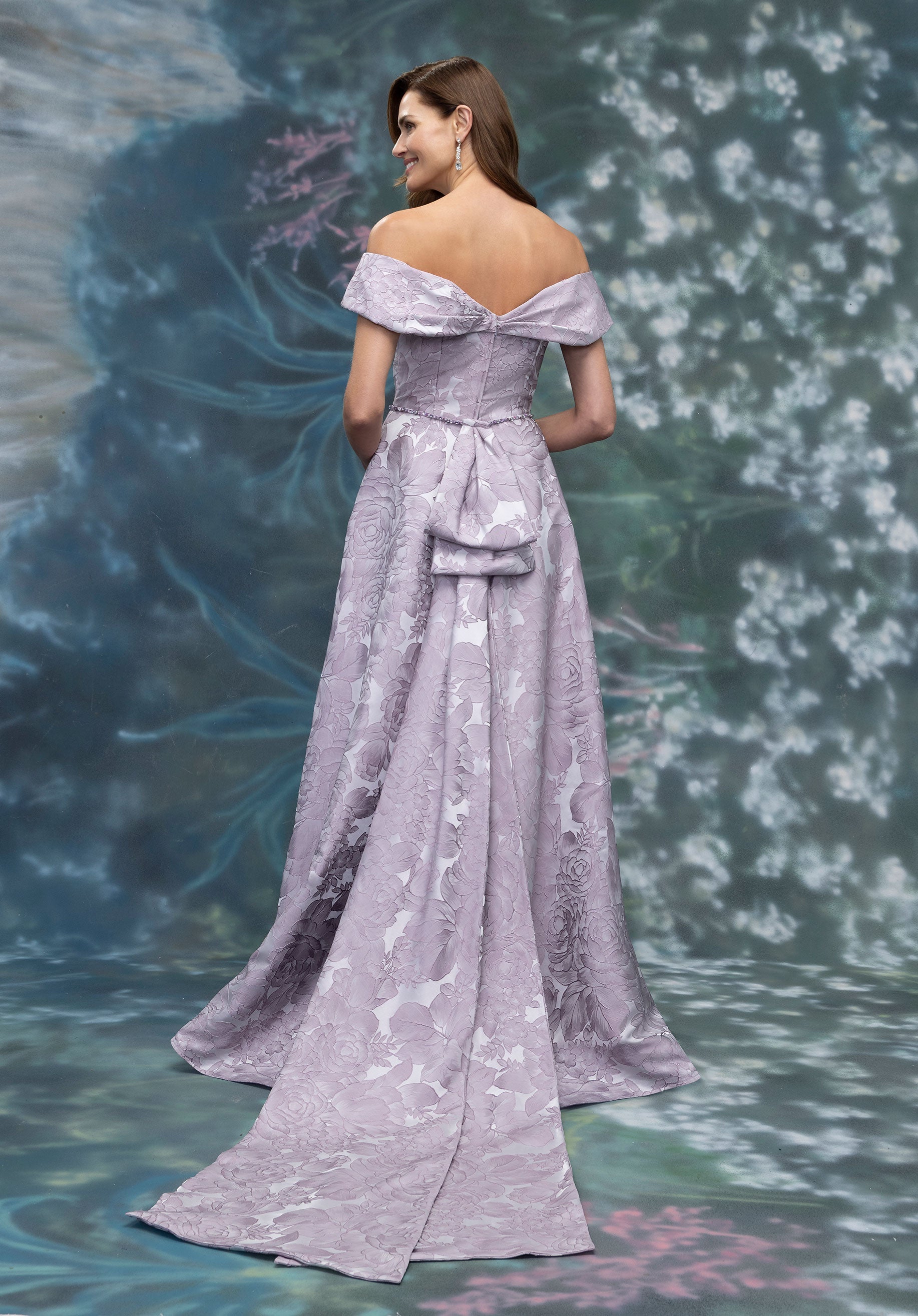 morilee-abendkleid-a-linie-brokat-mit-off-shoulder-und-schlitz image 4