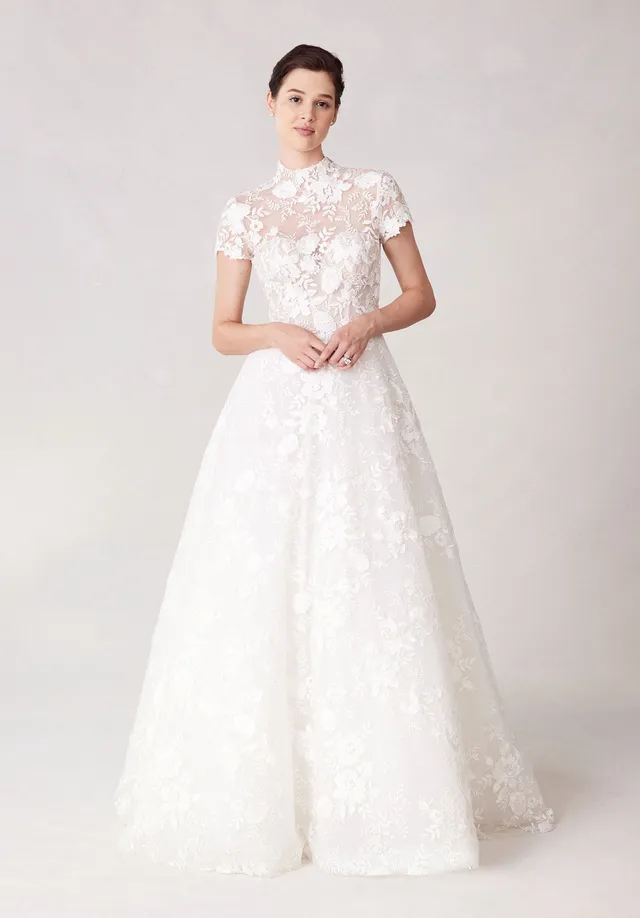 morilee-sarah-brautkleid-ballkleid-mit-hochgeschlossenem-spitzen-rmel image 1