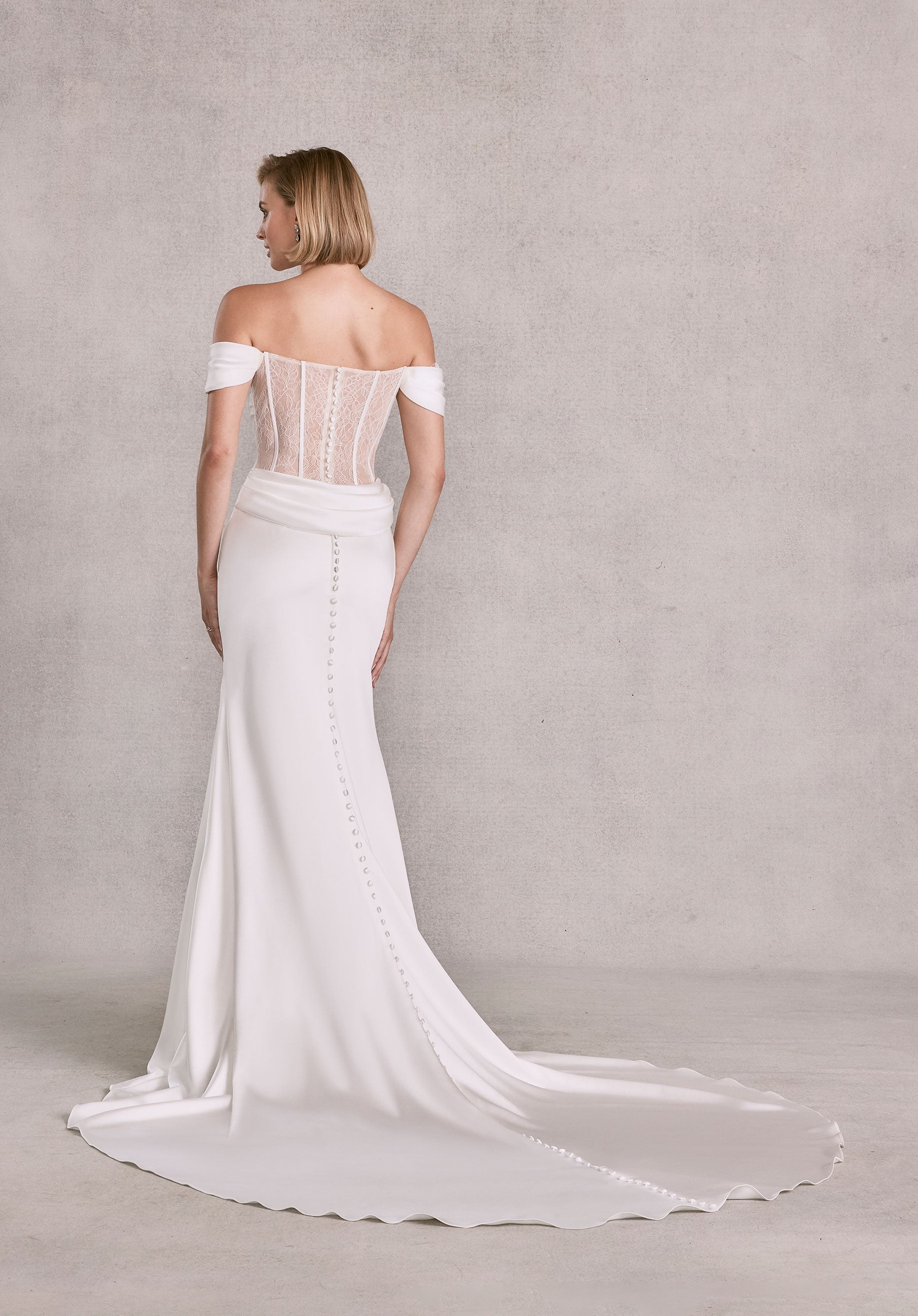 morilee-saylor-brautkleid-fit-flare-satin-off-shoulder image 4